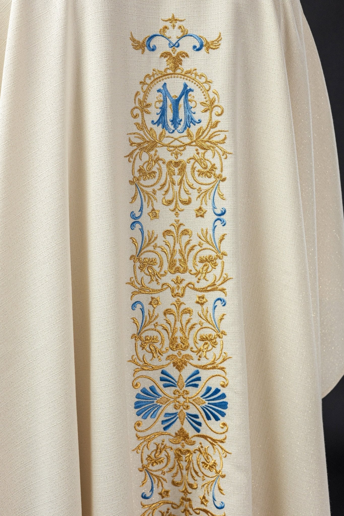 Chasuble of brocade fabric with embroidered symbol of the Virgin Mary LE/7024/05 - HAFTINAUSA.COM
