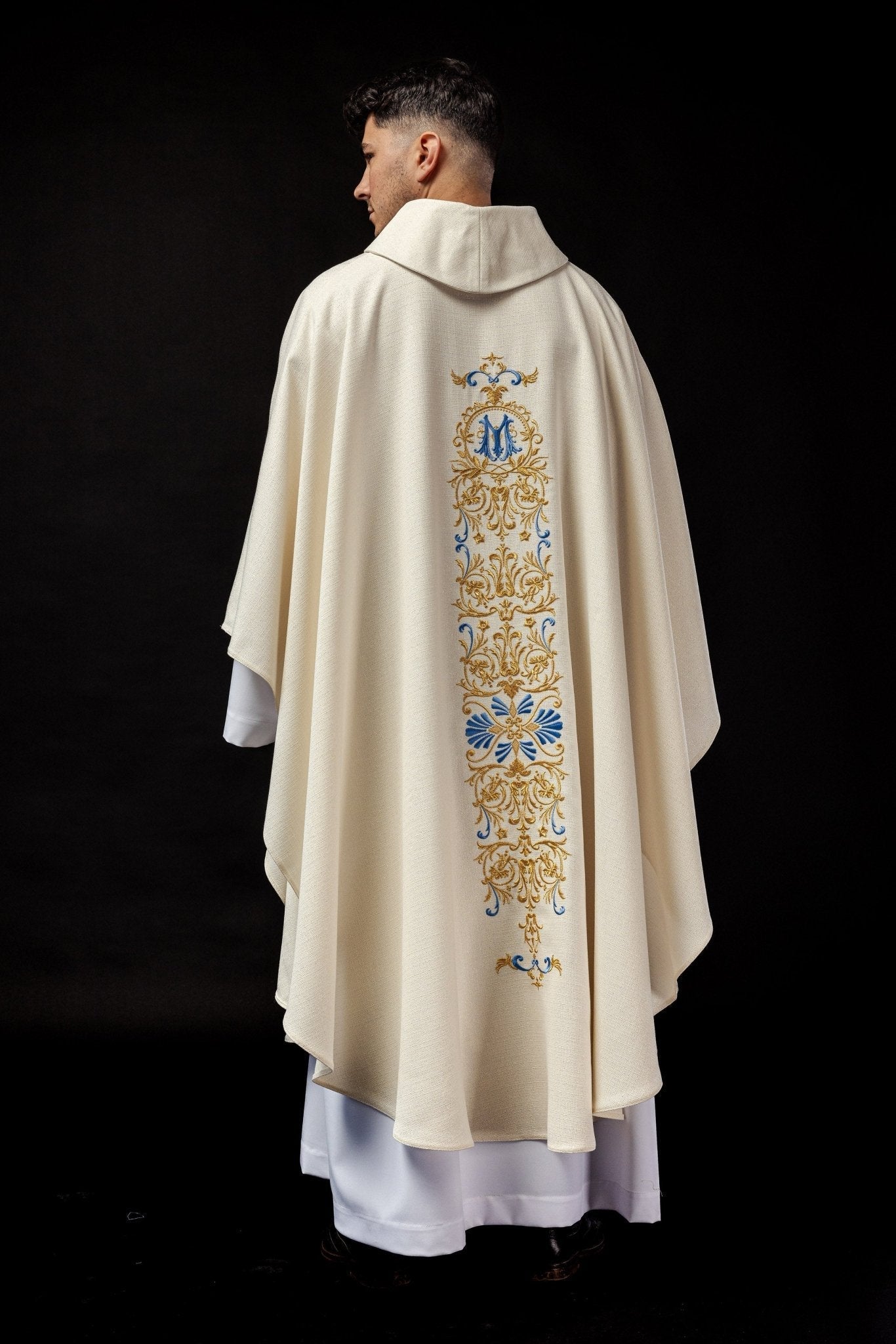 Chasuble of brocade fabric with embroidered symbol of the Virgin Mary LE/7024/05 - HAFTINAUSA.COM
