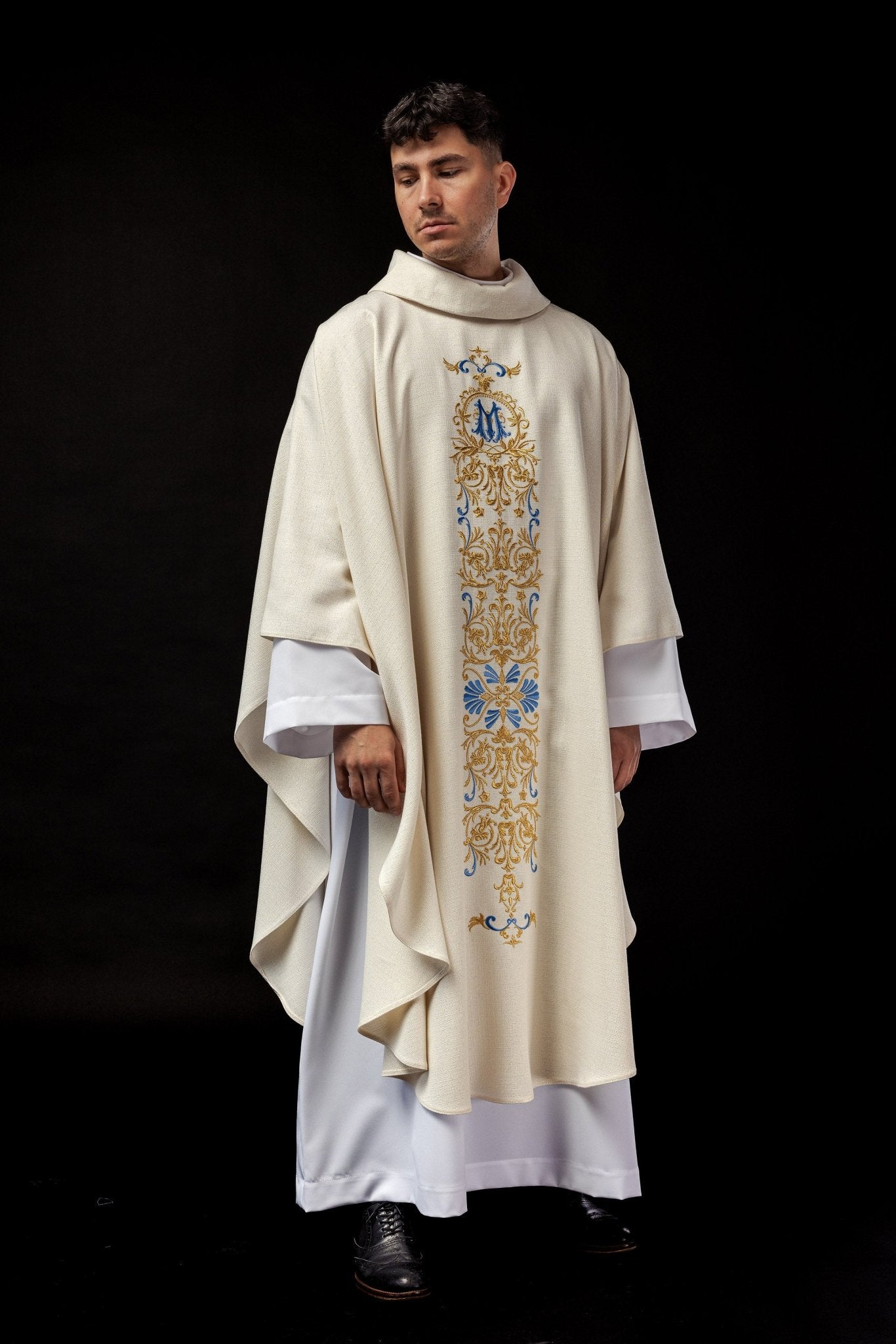 Chasuble of brocade fabric with embroidered symbol of the Virgin Mary LE/7024/05 - HAFTINAUSA.COM