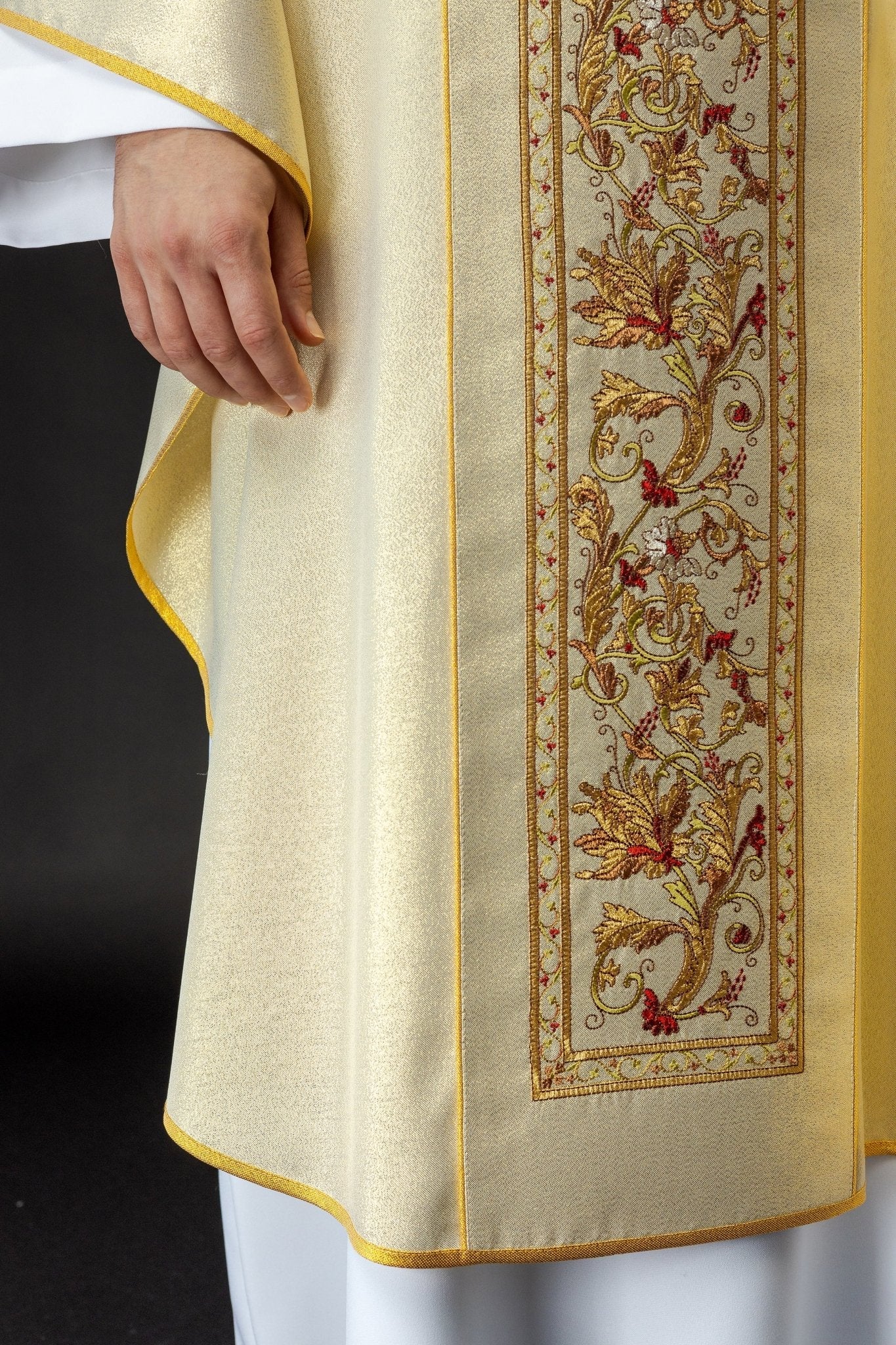 Chasuble richly decorated with IHS motif in gold color KOR/056/10/37 ZŁOTO - HAFTINAUSA.COM