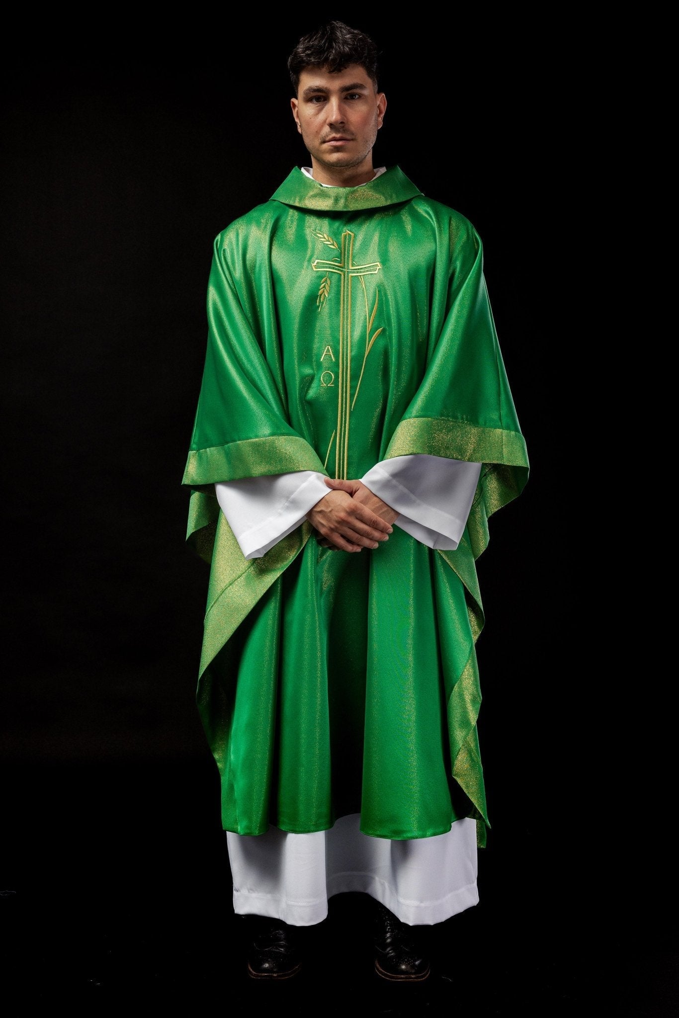 Chasuble with cross and ear motif in green color S - 7052 - 01 - 54 - HAFTINAUSA.COM