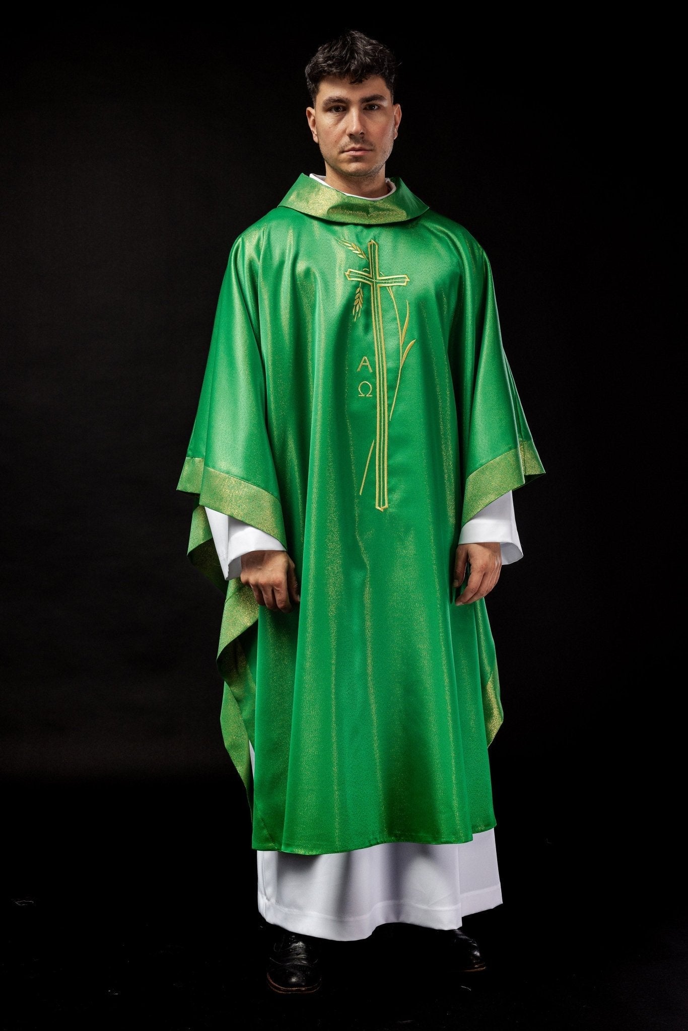 Chasuble with cross and ear motif in green color S - 7052 - 01 - 54 - HAFTINAUSA.COM