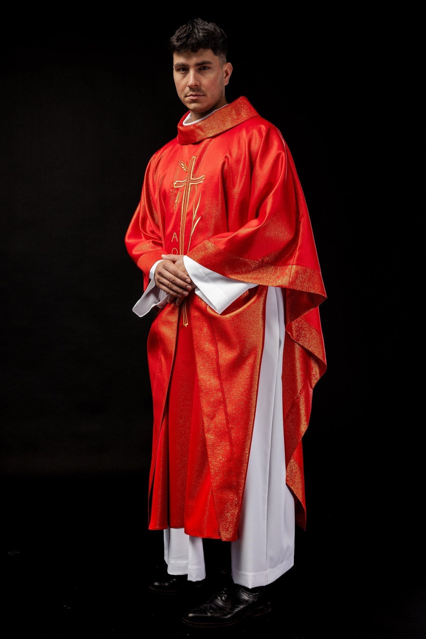 Chasuble with cross and ear motif in red color S - 7052 - 02 - 54 - HAFTINAUSA.COM