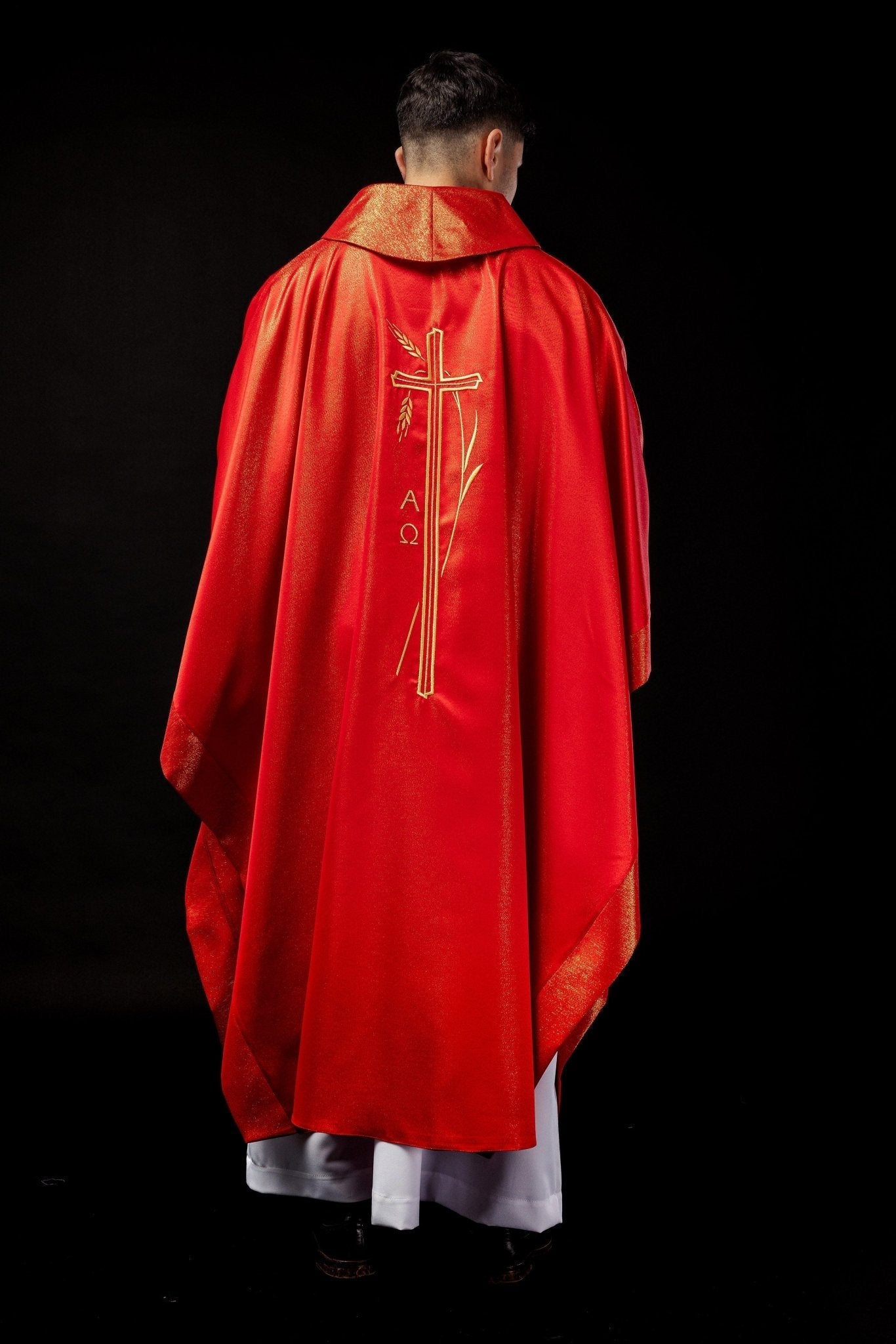 Chasuble with cross and ear motif in red color S - 7052 - 02 - 54 - HAFTINAUSA.COM