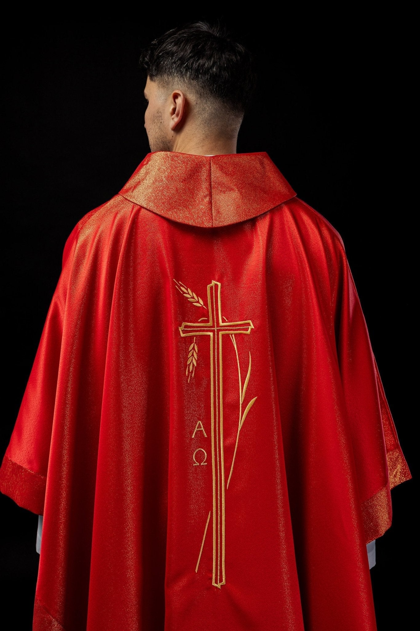 Chasuble with cross and ear motif in red color S - 7052 - 02 - 54 - HAFTINAUSA.COM