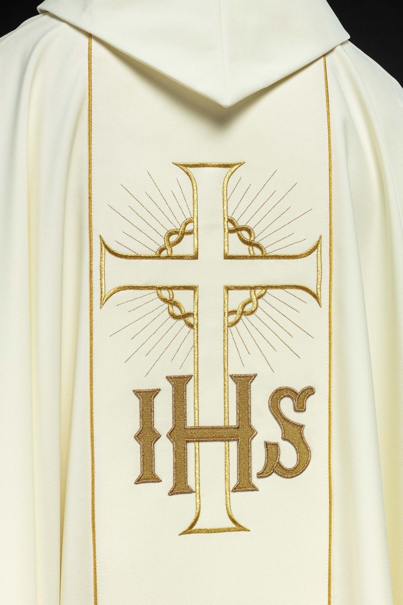Chasuble with cross symbol and grapes in ecru KOR/214/05/01 ECRU - HAFTINAUSA.COM