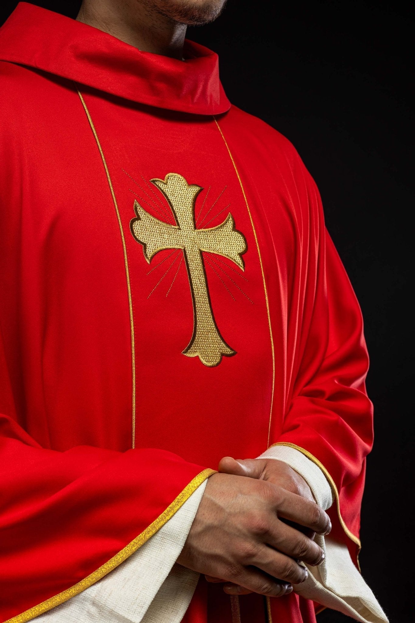Chasuble with embroidered cross and ears of wheat in red KOR/375/02/53 CZERWONY - HAFTINAUSA.COM