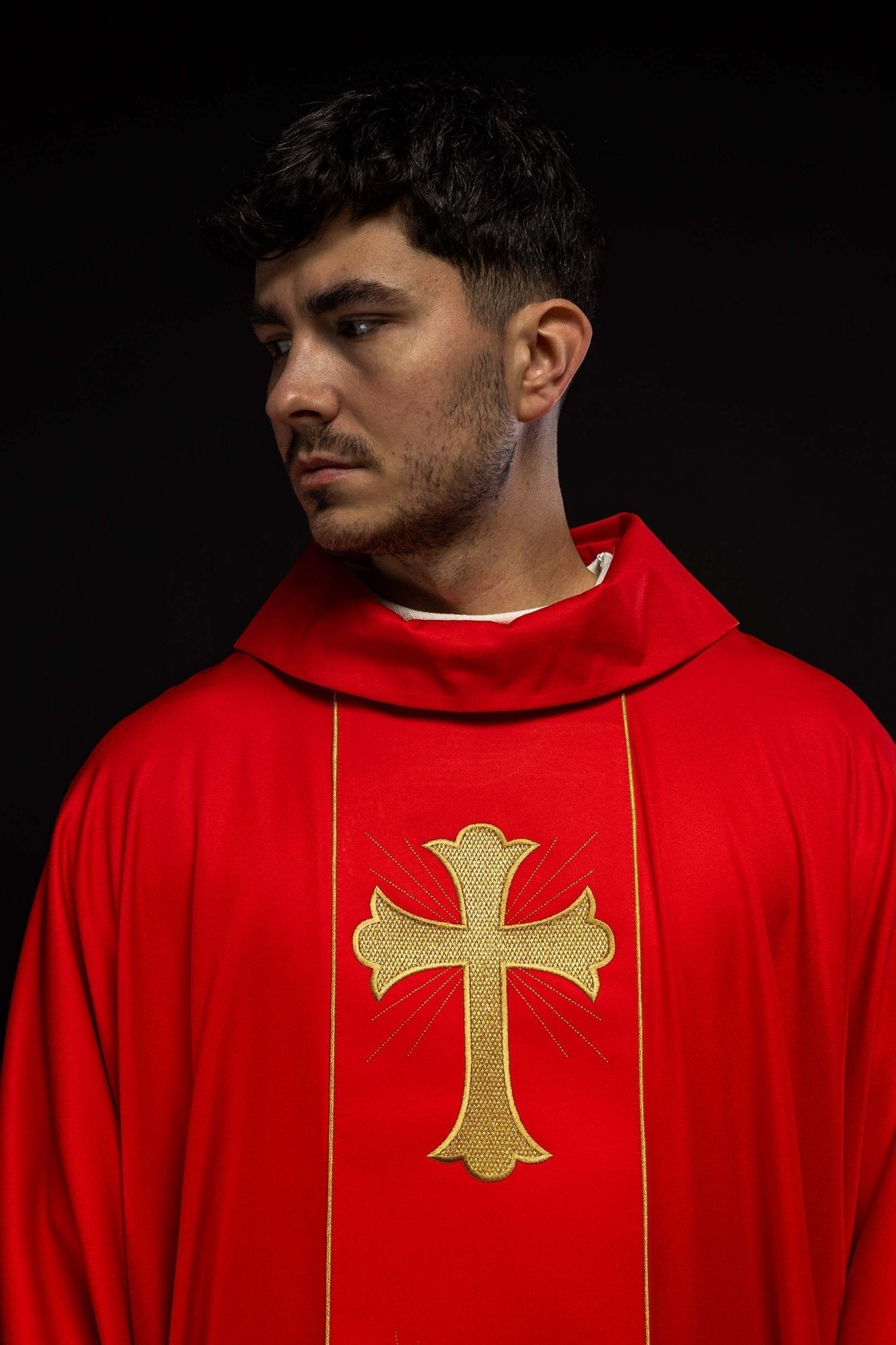 Chasuble with embroidered cross and ears of wheat in red KOR/375/02/53 CZERWONY - HAFTINAUSA.COM