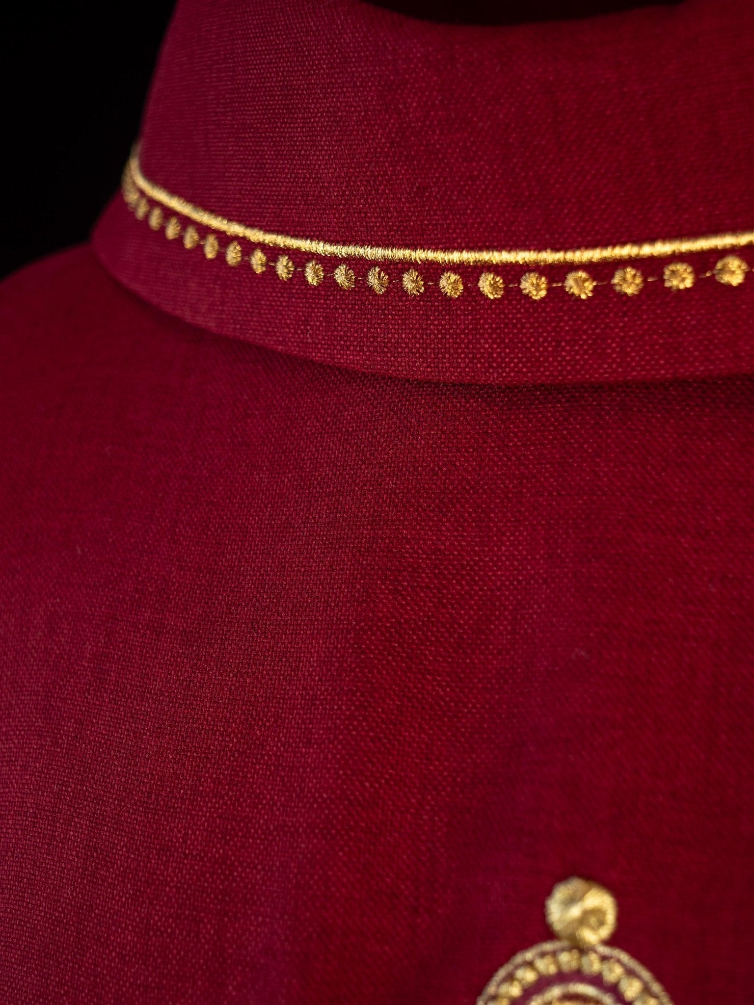 Chasuble with embroidered cross and gold trim on collar in red S - 7065 - 02 - 70 - HAFTINAUSA.COM