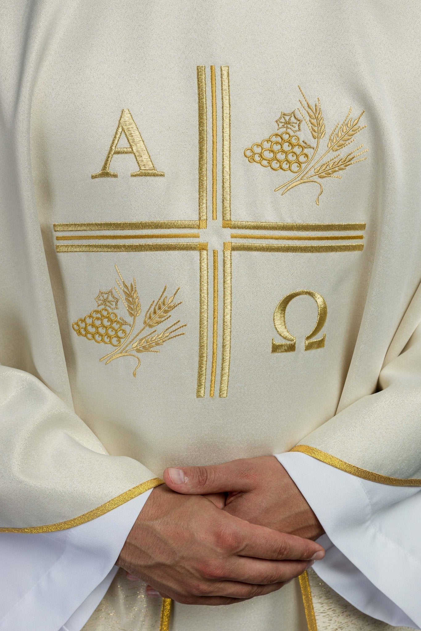 Chasuble with embroidered cross and motifs of Alpha and Omega and ears in ecru color S - 7053 - 05 - 54 - HAFTINAUSA.COM
