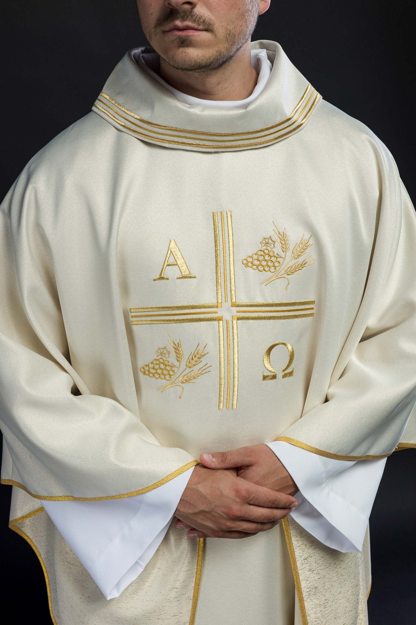 Chasuble with embroidered cross and motifs of Alpha and Omega and ears in ecru color S - 7053 - 05 - 54 - HAFTINAUSA.COM