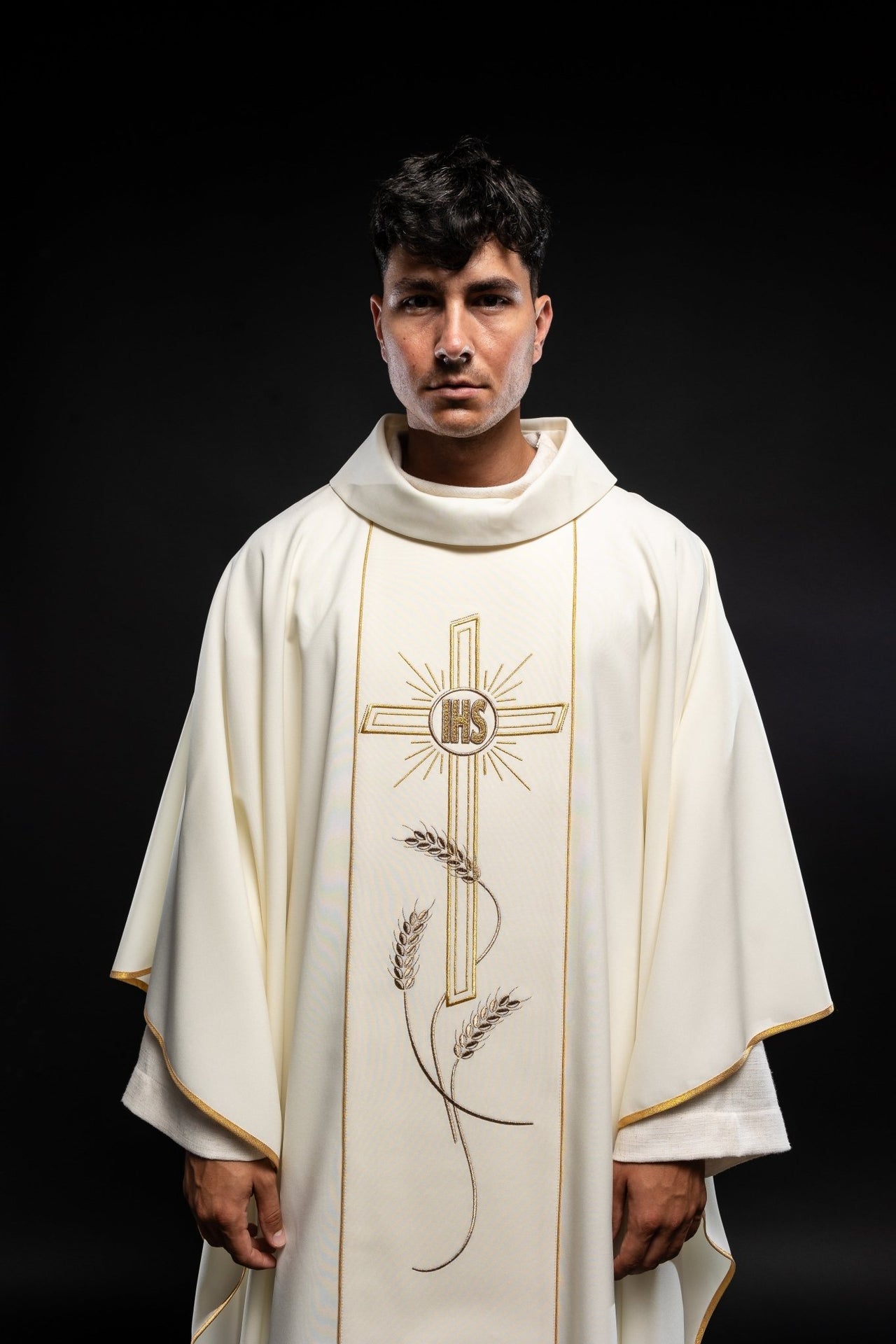 Chasuble with embroidered Cross IHS symbol in ecru KOR/074/05/01 ECRU - CHASUBLES.COM