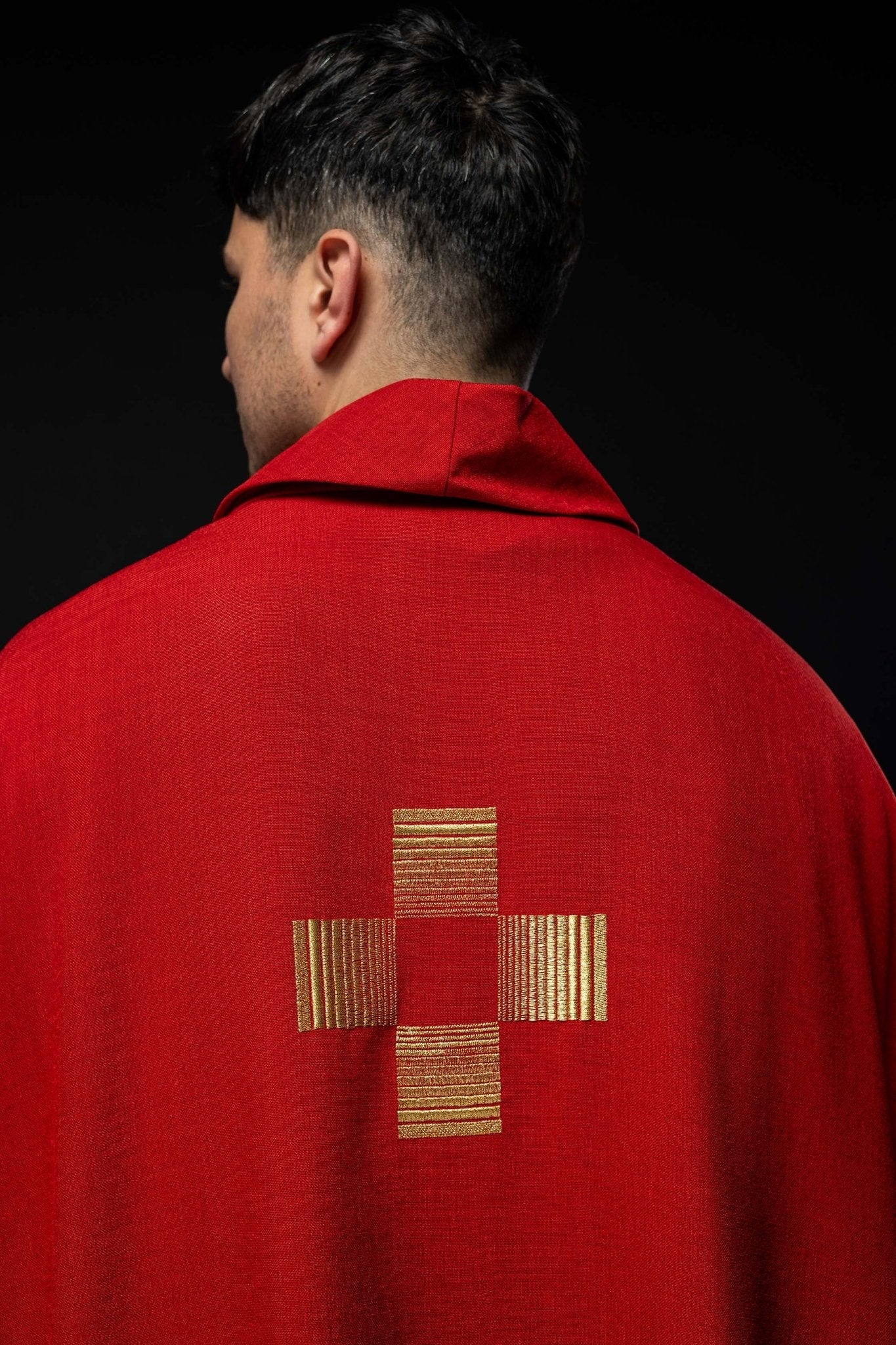 Chasuble with embroidered Crosses in red HA7011 - 02 CZERWONY - HAFTINAUSA.COM