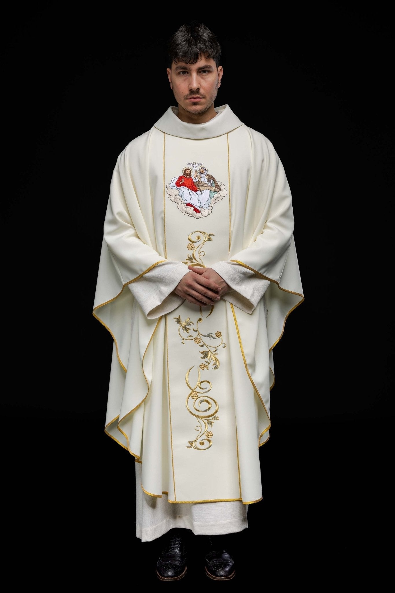 Chasuble with embroidered image of the Holy Trinity KOW2/032/05/01 - HAFTINAUSA.COM