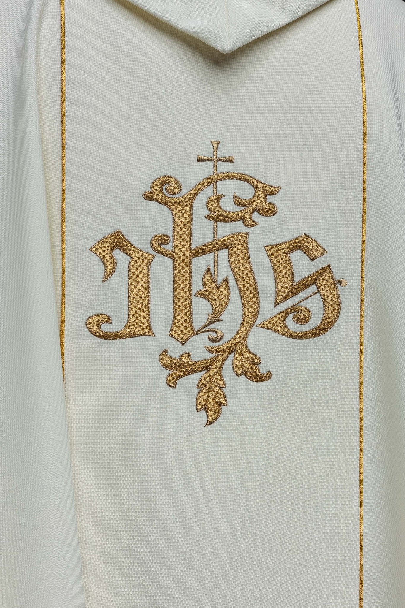 Chasuble with embroidered Merciful Jesus and IHS symbol KOR/113/5 Ecru KOR/113/05/01 ECRU - HAFTINAUSA.COM