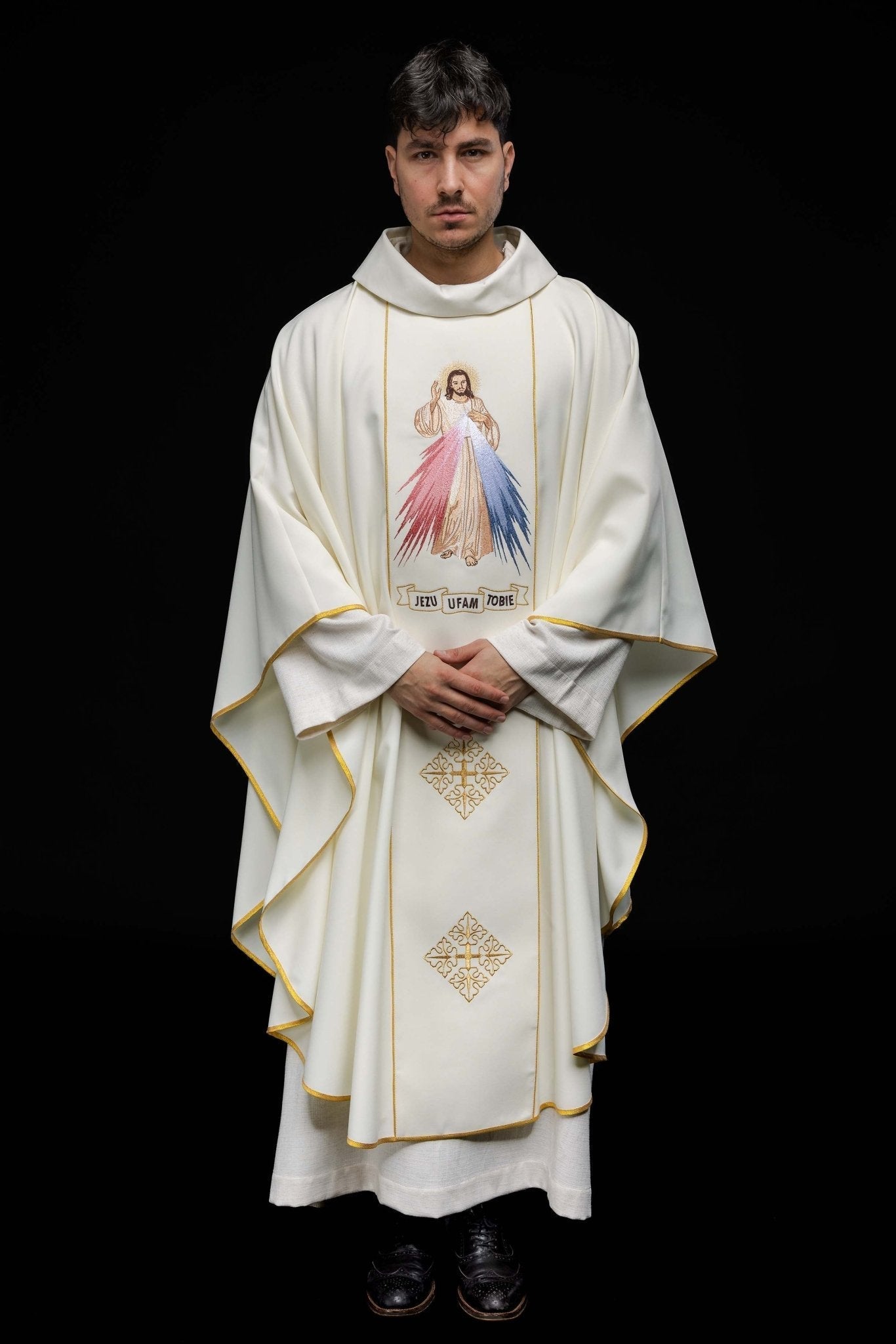 Chasuble with embroidered Merciful Jesus and IHS symbol KOR/113/5 Ecru KOR/113/05/01 ECRU - HAFTINAUSA.COM