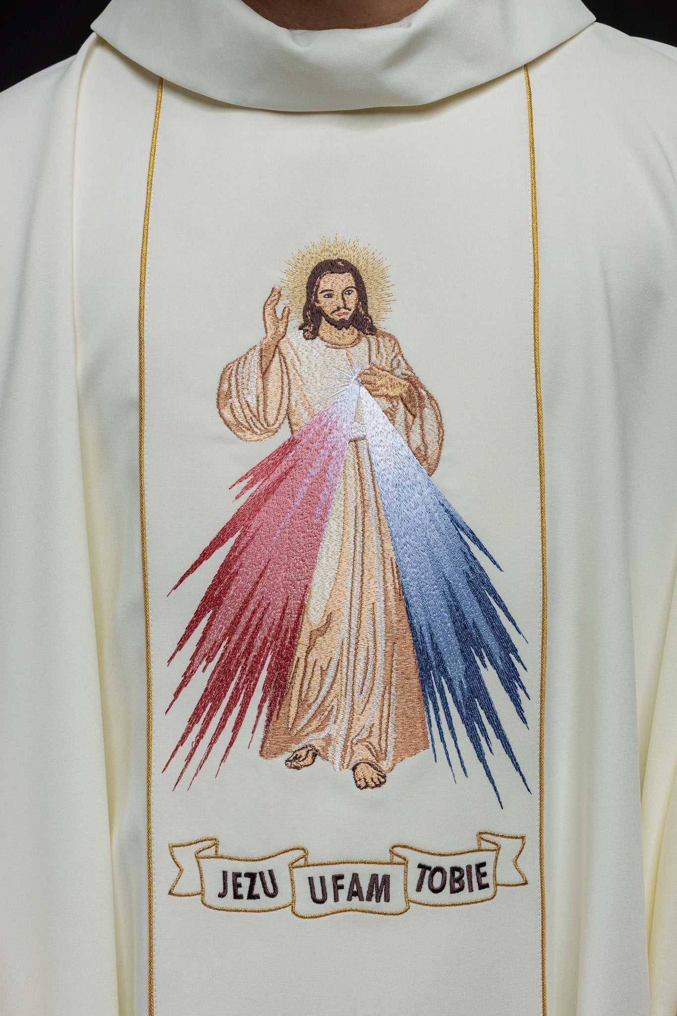 Chasuble with embroidered Merciful Jesus and IHS symbol KOR/113/5 Ecru KOR/113/05/01 ECRU - HAFTINAUSA.COM