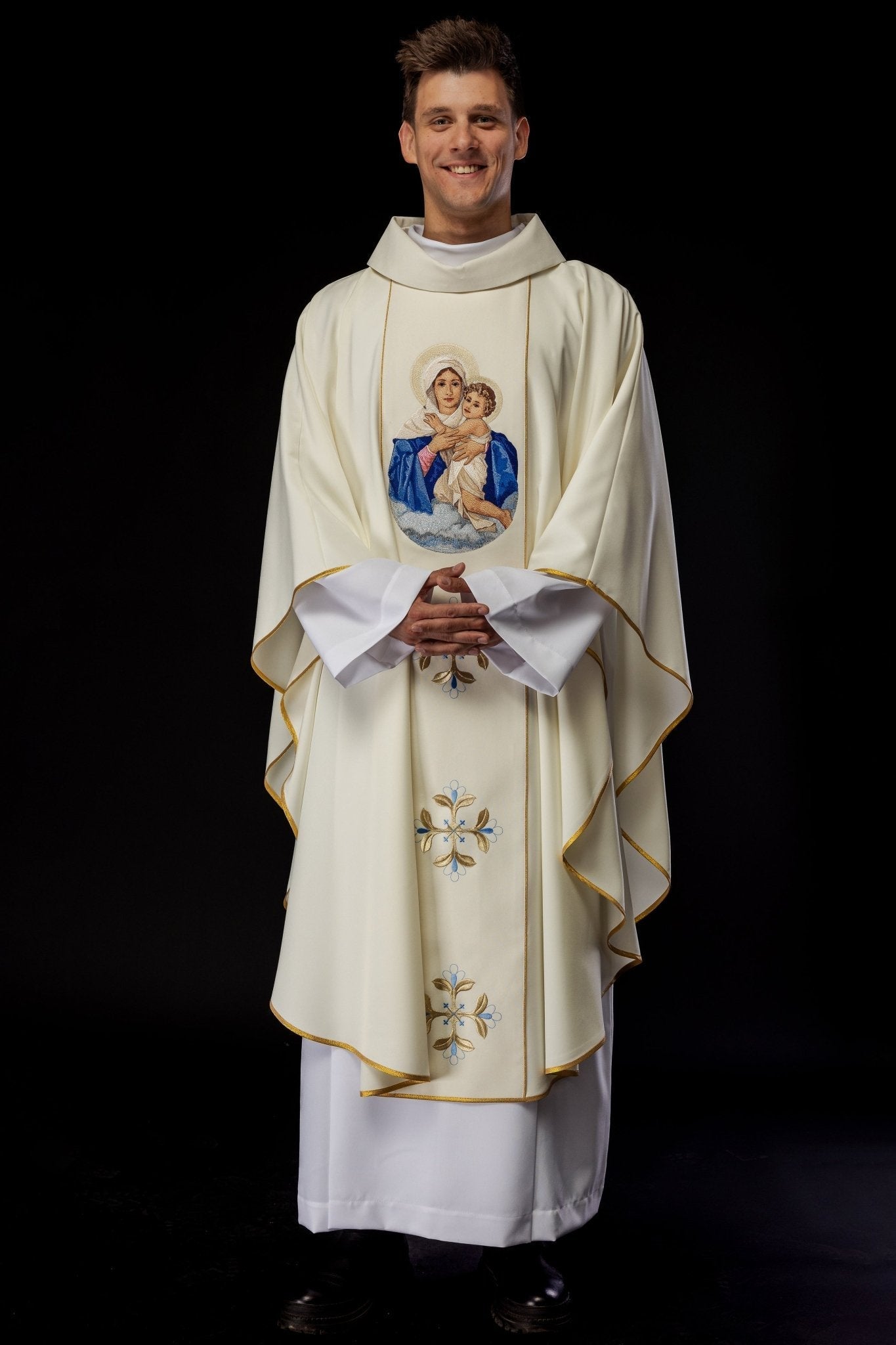 Chasuble with embroidered Our Lady and Child motif KOW2/007/05/01 - HAFTINAUSA.COM