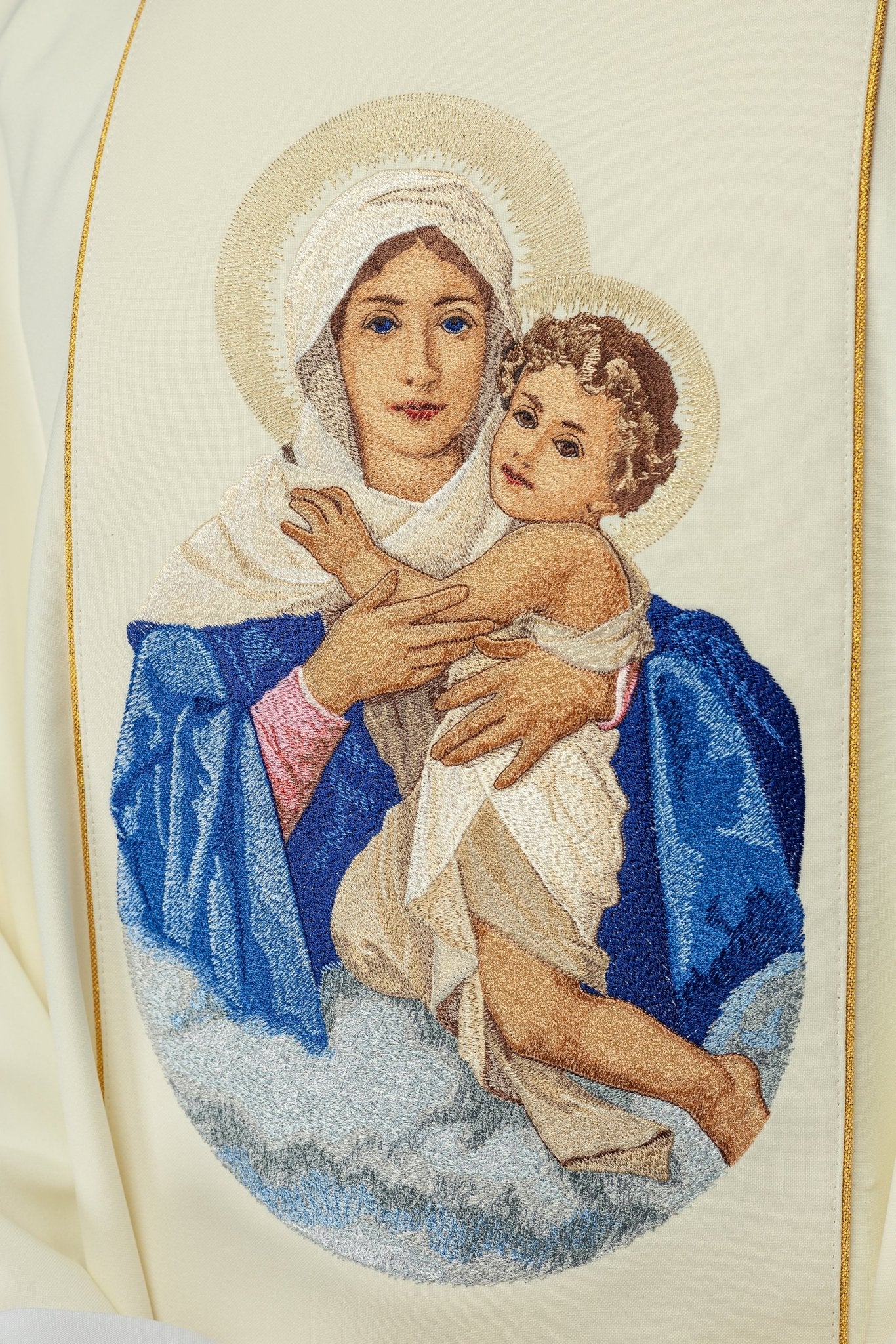 Chasuble with embroidered Our Lady and Child motif KOW2/007/05/01 - HAFTINAUSA.COM