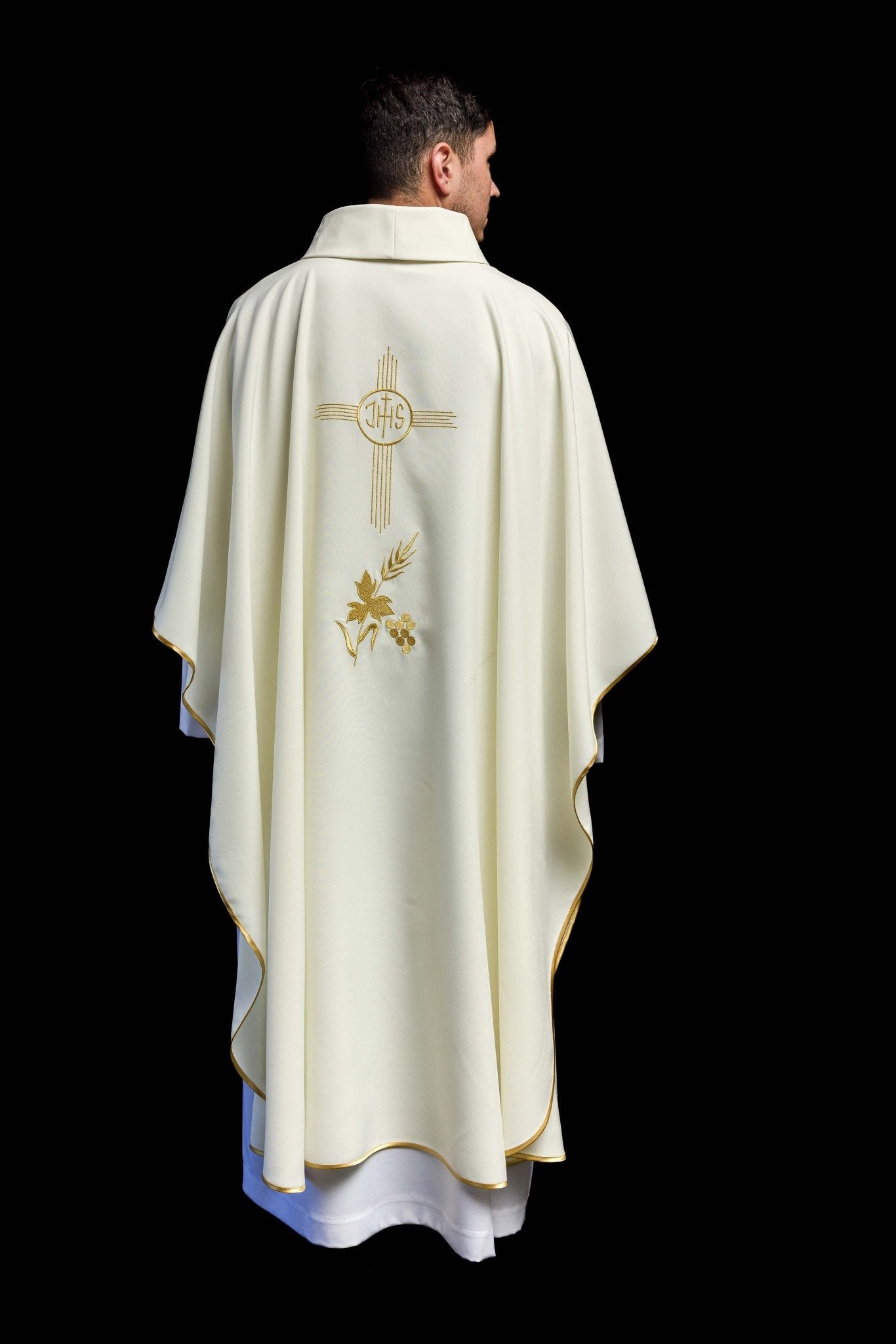 Chasuble with IHS embroidery in ecru KOR/003/05/12 ECRU - CHASUBLES.COM