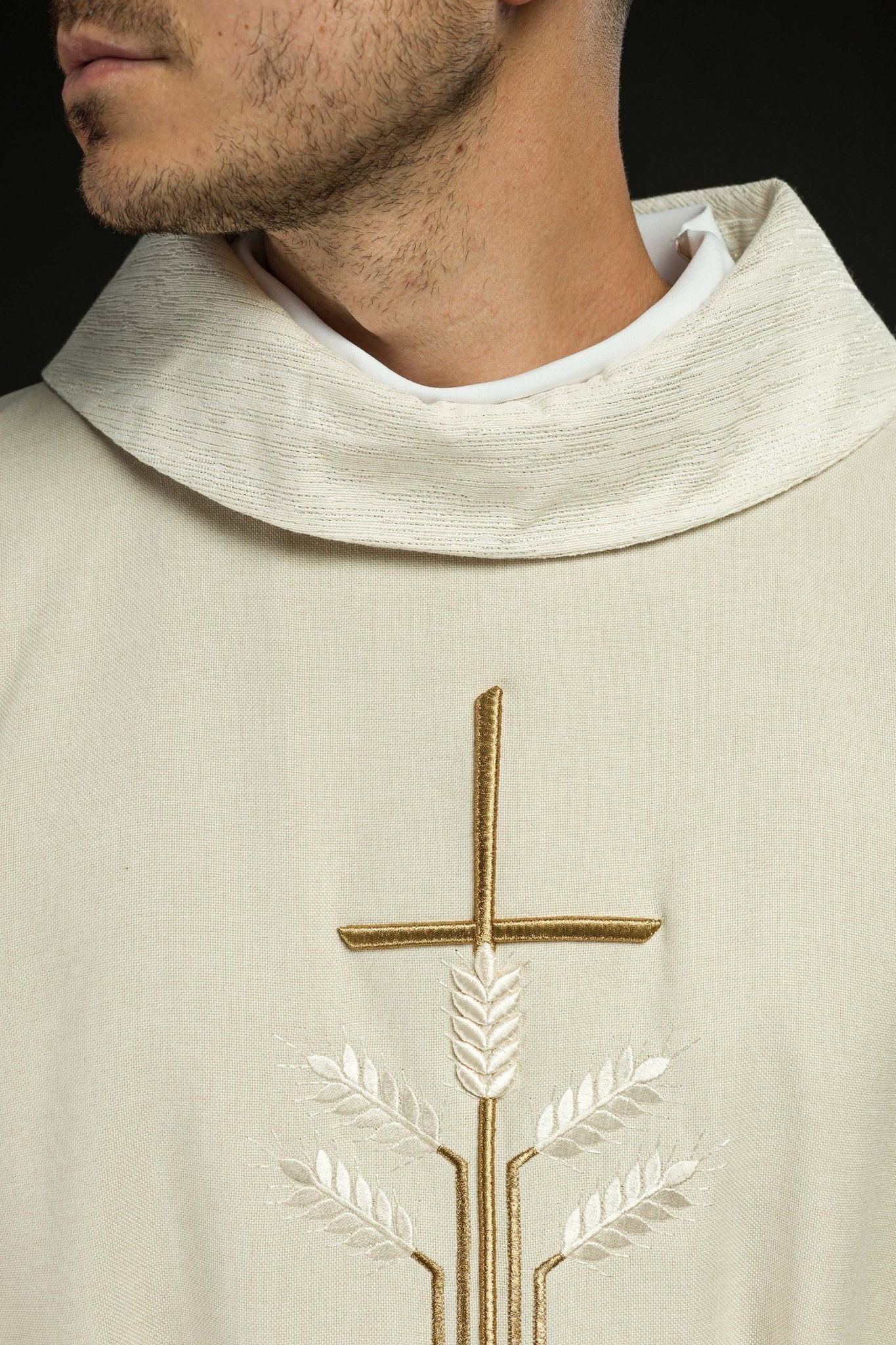 Chasuble with motif of cross, ears and fish S-7063-05-70 - CHASUBLES.COM