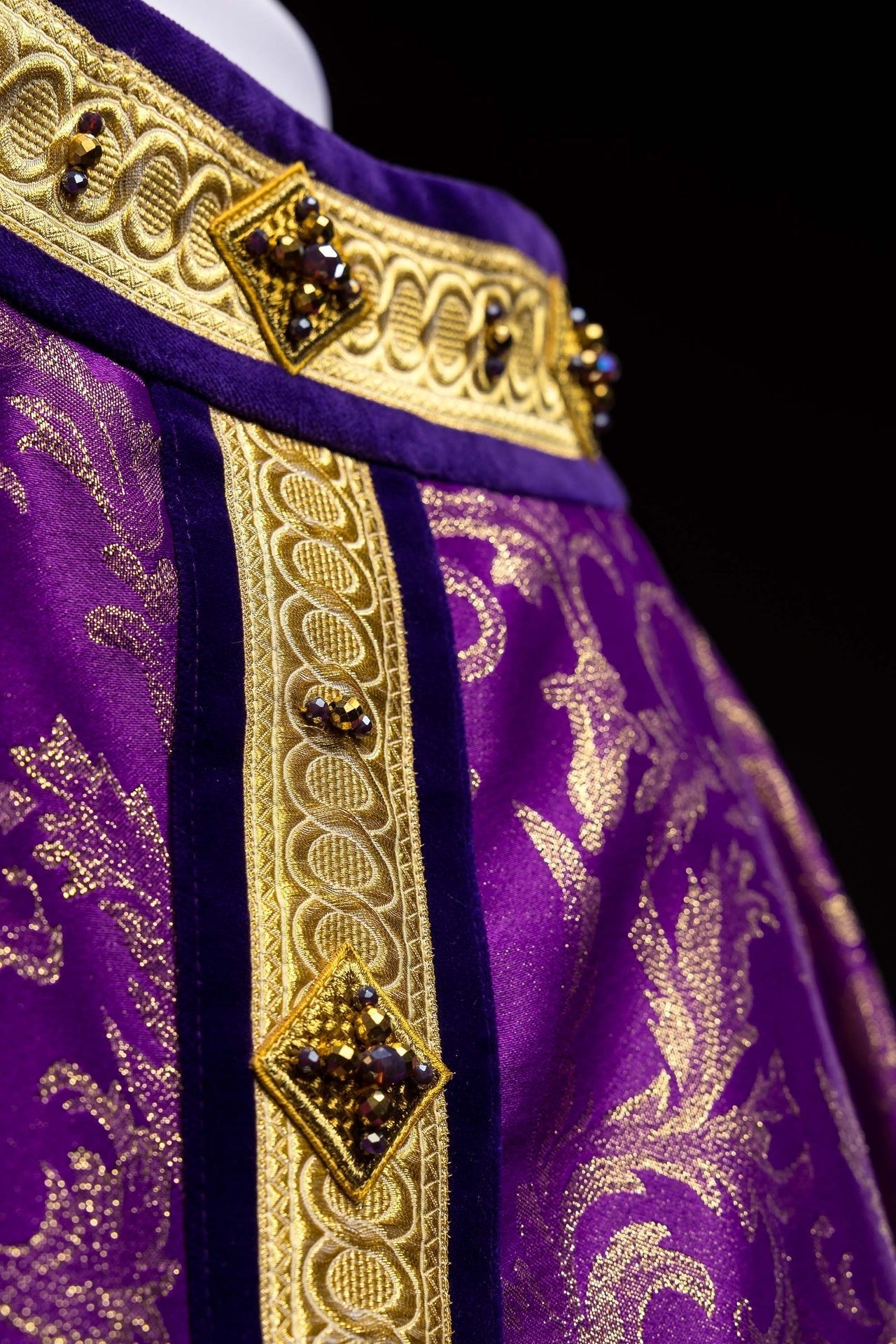 Chasuble with natural stones Handmade 7003 HM/7003/03/90 - CHASUBLES.COM