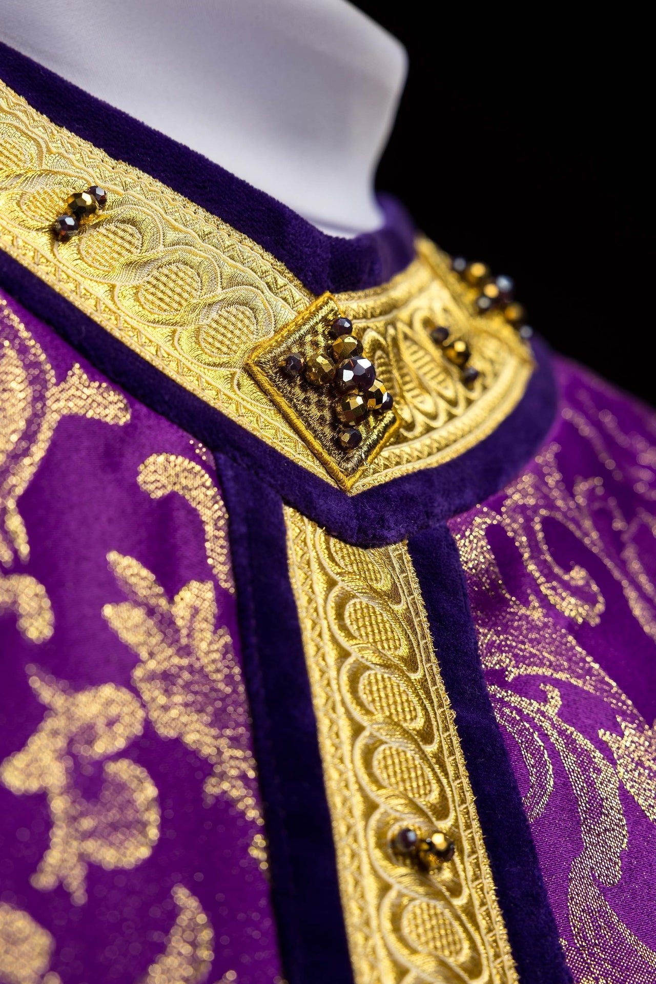 Chasuble with natural stones Handmade 7003 HM/7003/03/90 - CHASUBLES.COM