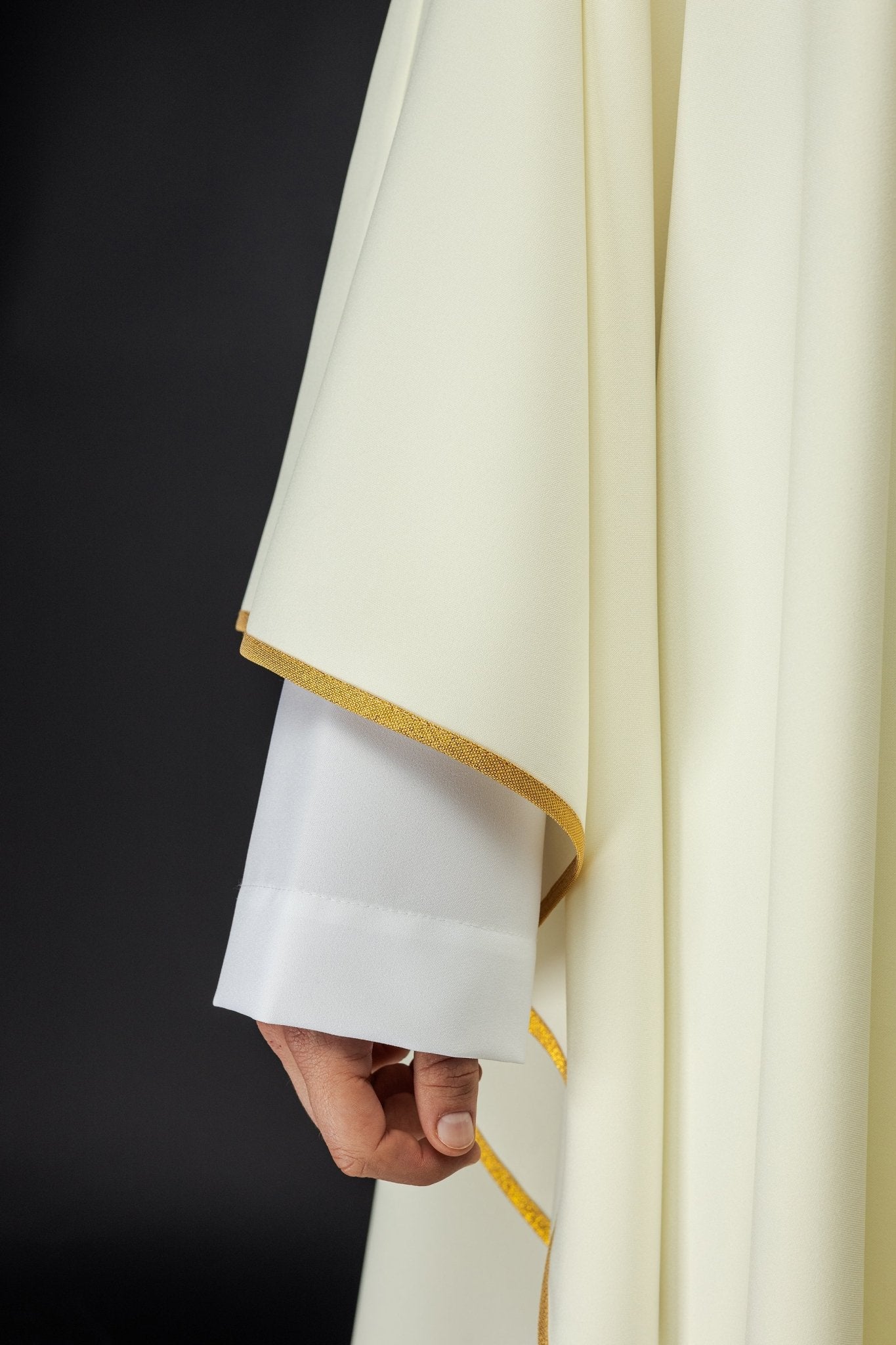 Chasuble with Our Lady of Fatima embroidery KOW2/005/05/01 - HAFTINAUSA.COM