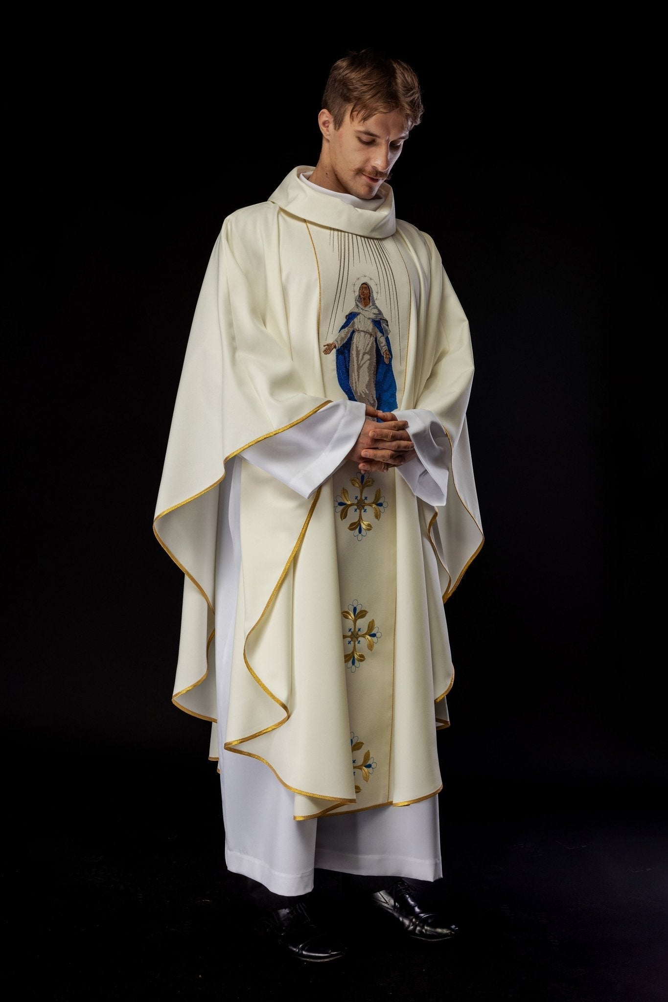 Chasuble with Our Lady of the Assumption embroidery KOW2/008/05/01 - HAFTINAUSA.COM