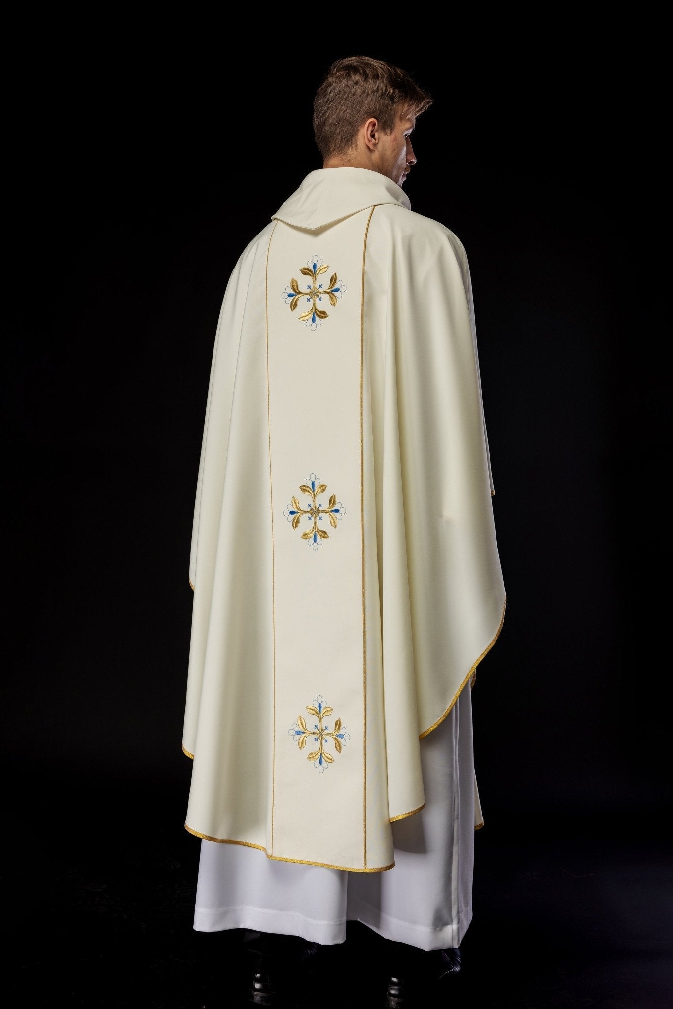 Chasuble with Our Lady of the Assumption embroidery KOW2/008/05/01 - HAFTINAUSA.COM