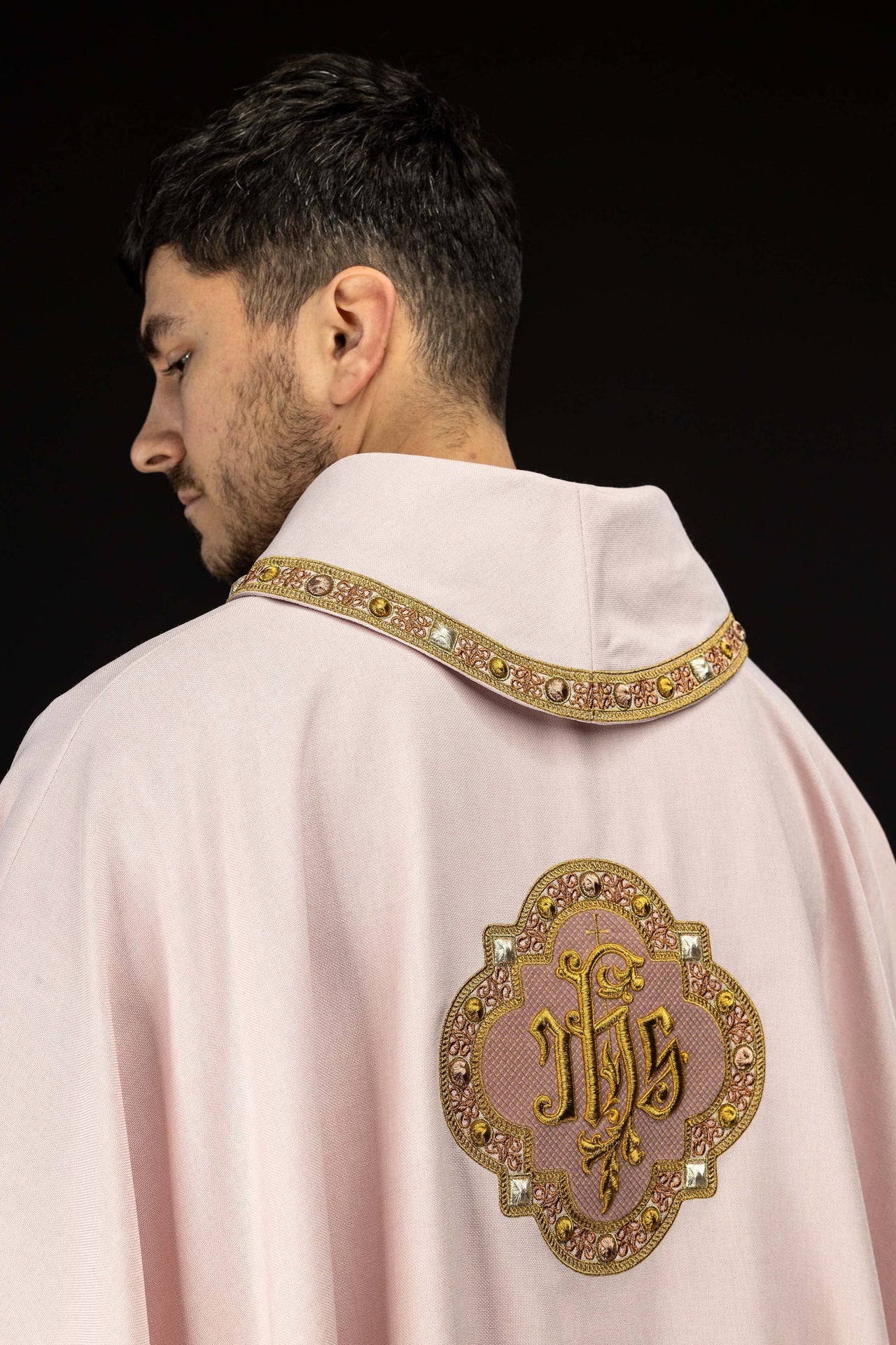 Chasuble with pink trim around the IHS embroidery and collar S-7073-08-70 - CHASUBLES.COM