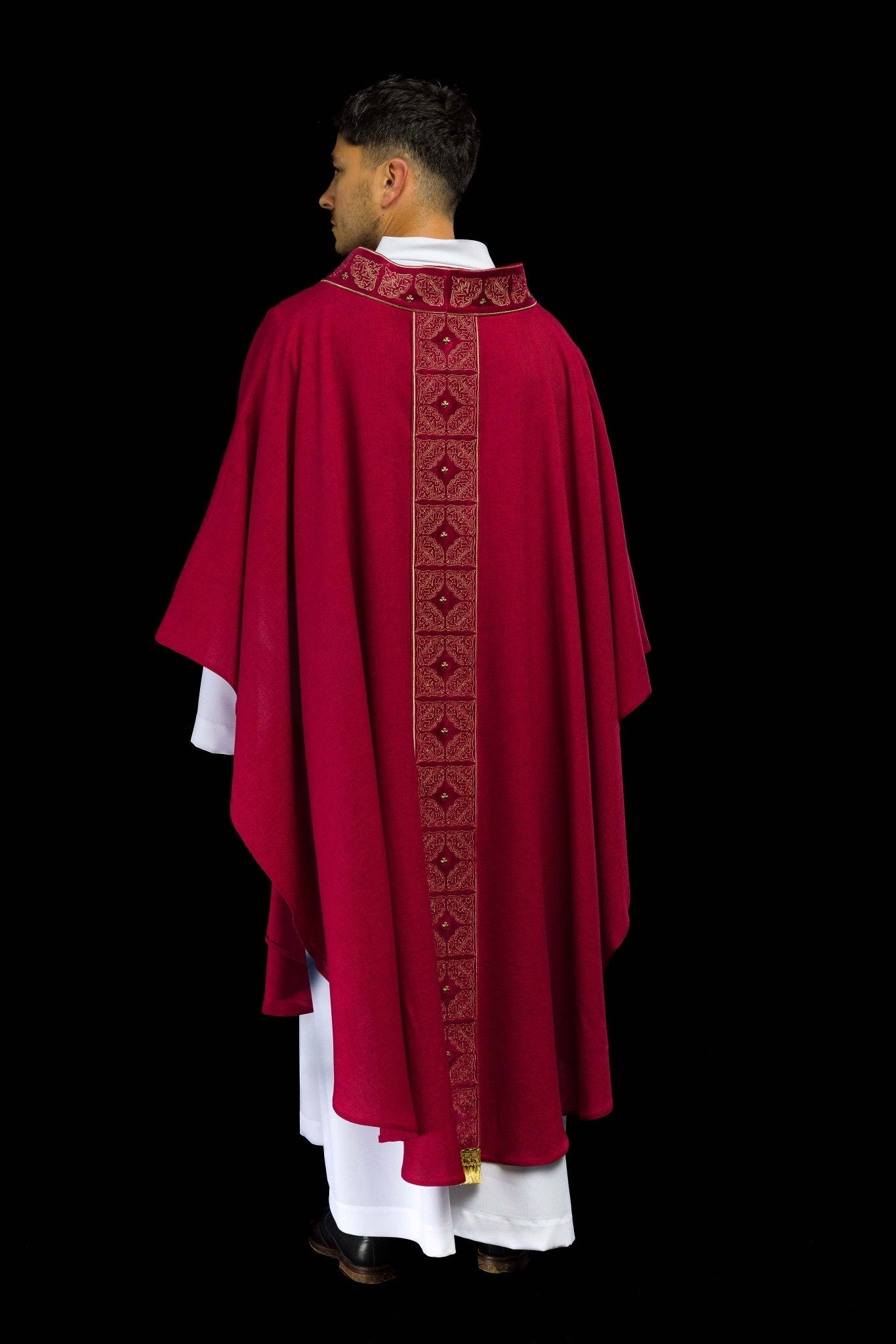 Chasuble with richly embroidered belt and collar in red S-7057-02-70 - CHASUBLES.COM