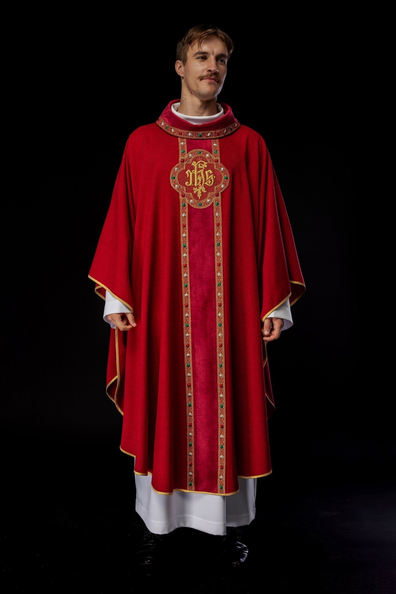 Chasuble with richly embroidered belt and piping around IHS collar embroidery in red S - 7067 - 02 - 70 - HAFTINAUSA.COM