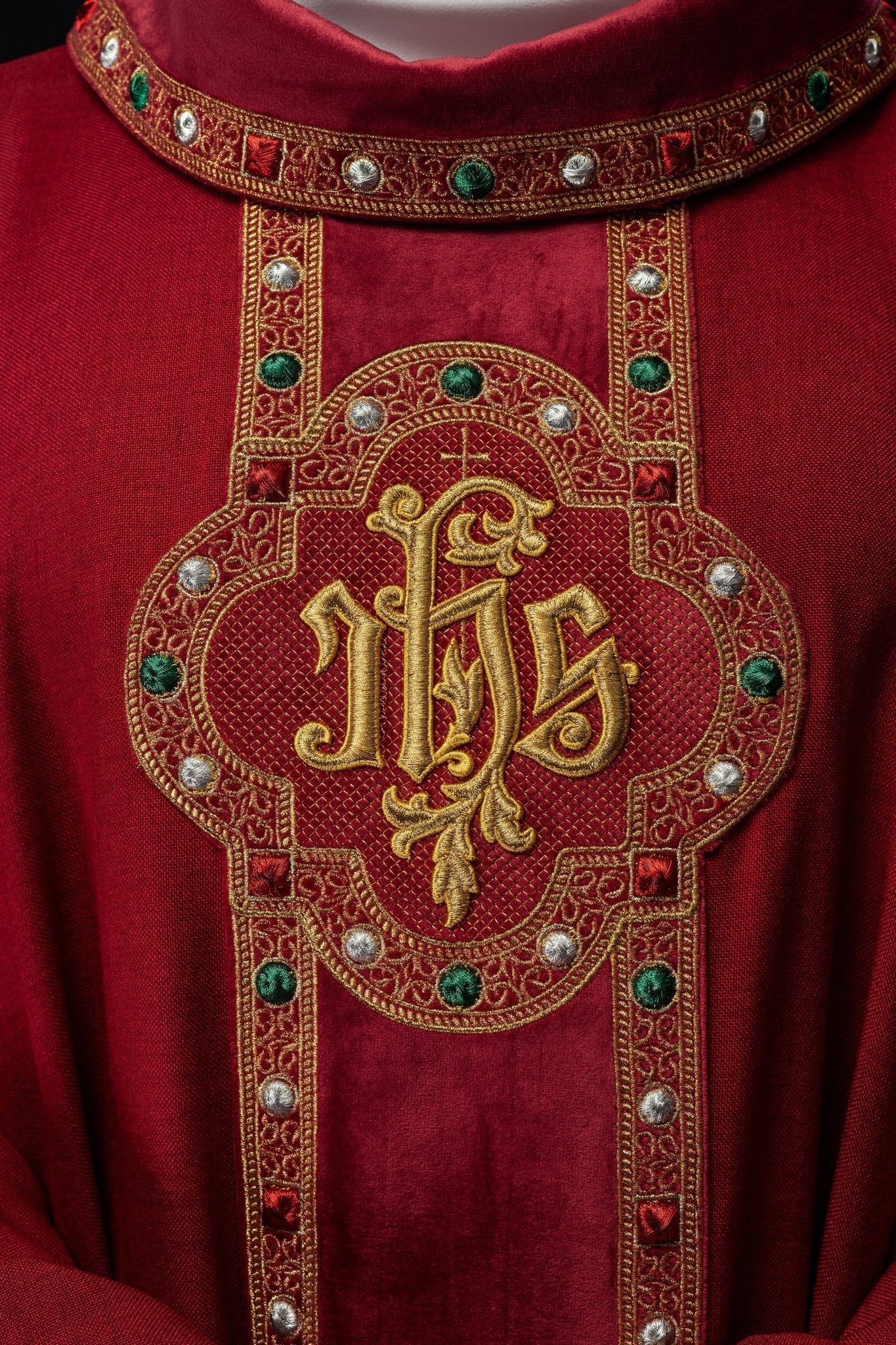 Chasuble with richly embroidered belt and piping around IHS collar embroidery in red S - 7067 - 02 - 70 - HAFTINAUSA.COM