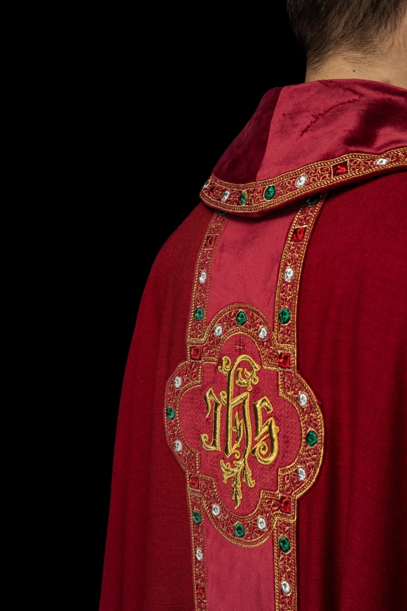 Chasuble with richly embroidered belt and piping around IHS collar embroidery in red S - 7067 - 02 - 70 - HAFTINAUSA.COM