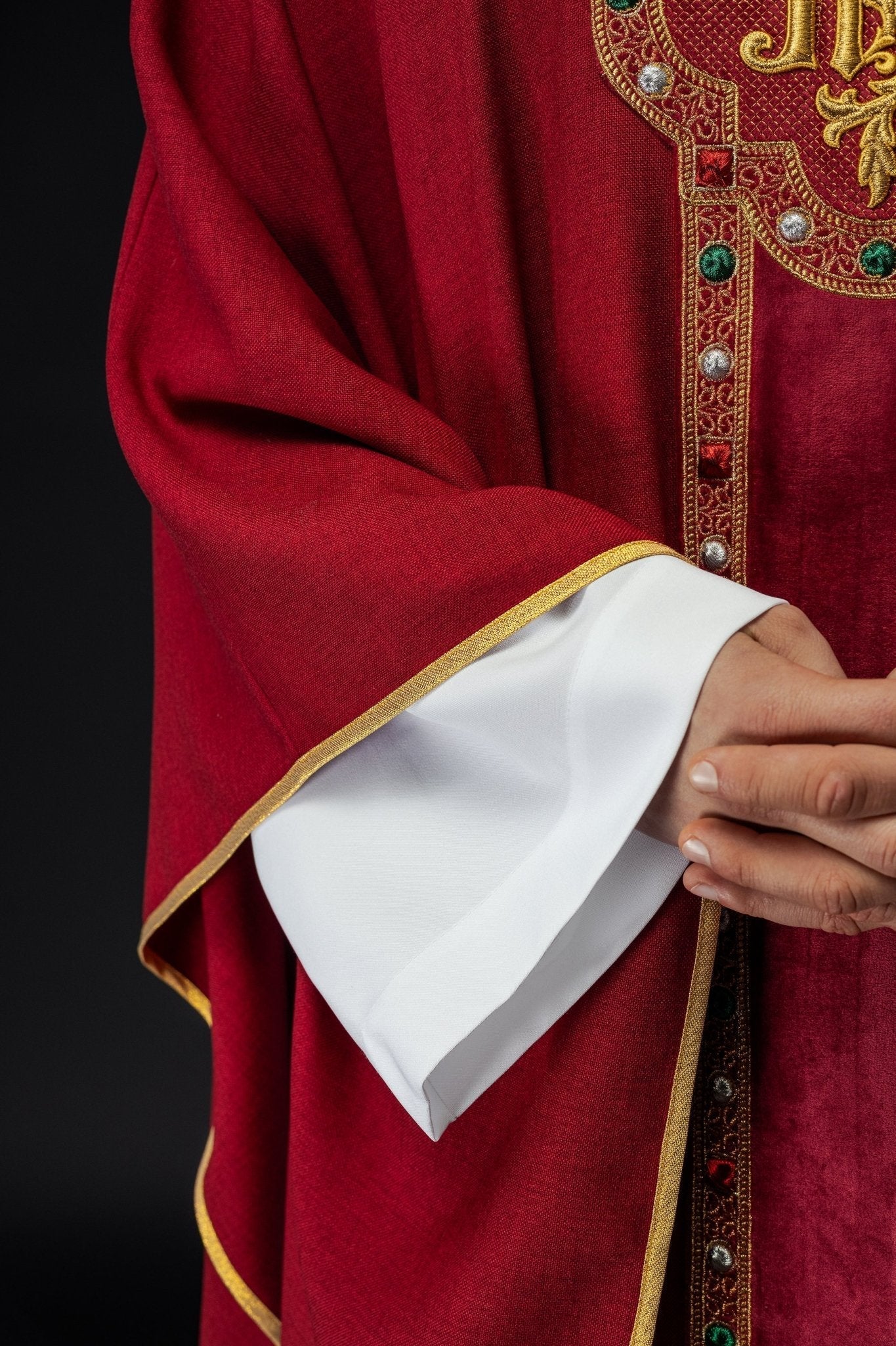 Chasuble with richly embroidered belt and piping around IHS collar embroidery in red S - 7067 - 02 - 70 - HAFTINAUSA.COM