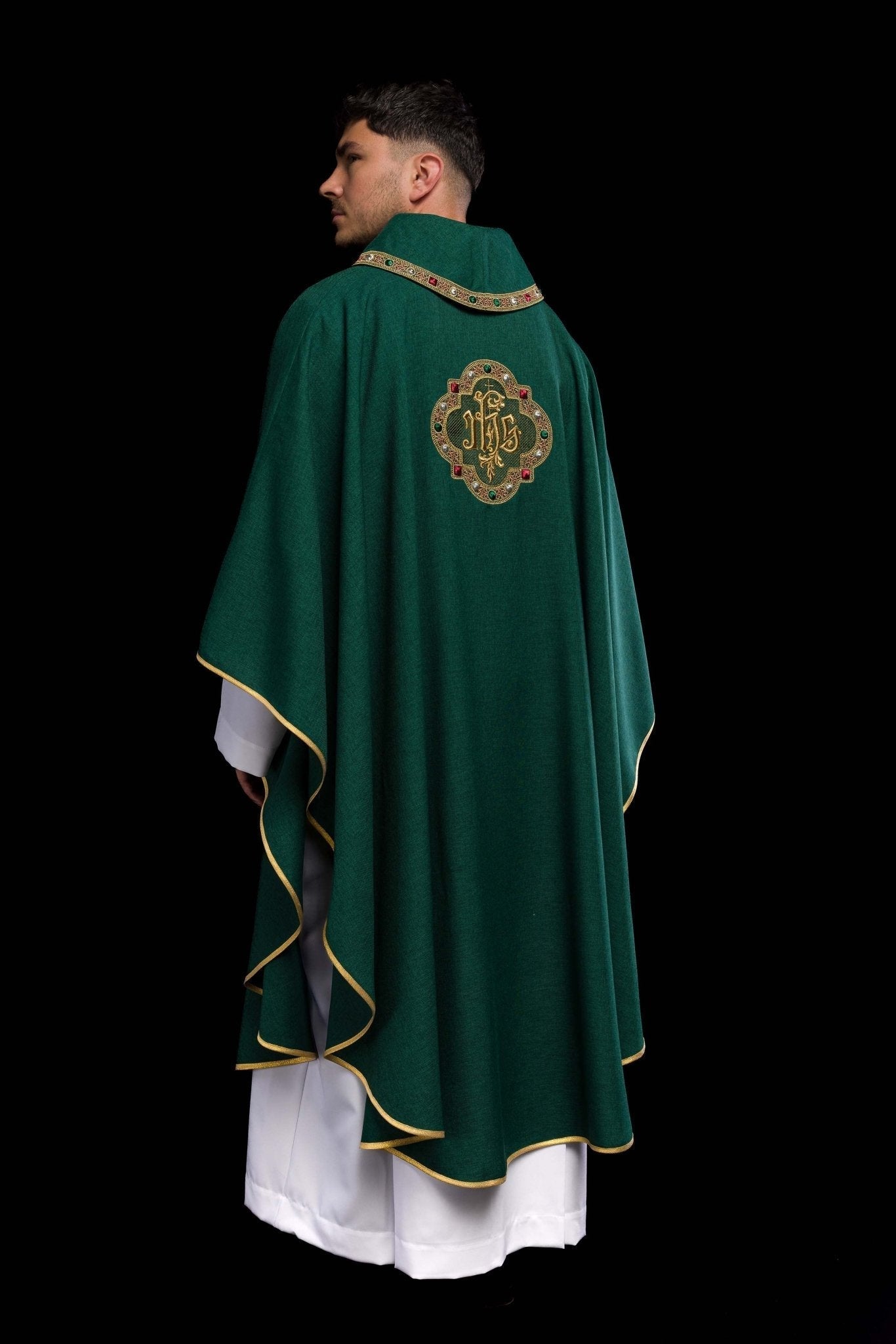 Chasuble with richly embroidered belt and piping around the IHS embroidery and collar in green S - 7073 - 01 - 70 - HAFTINAUSA.COM