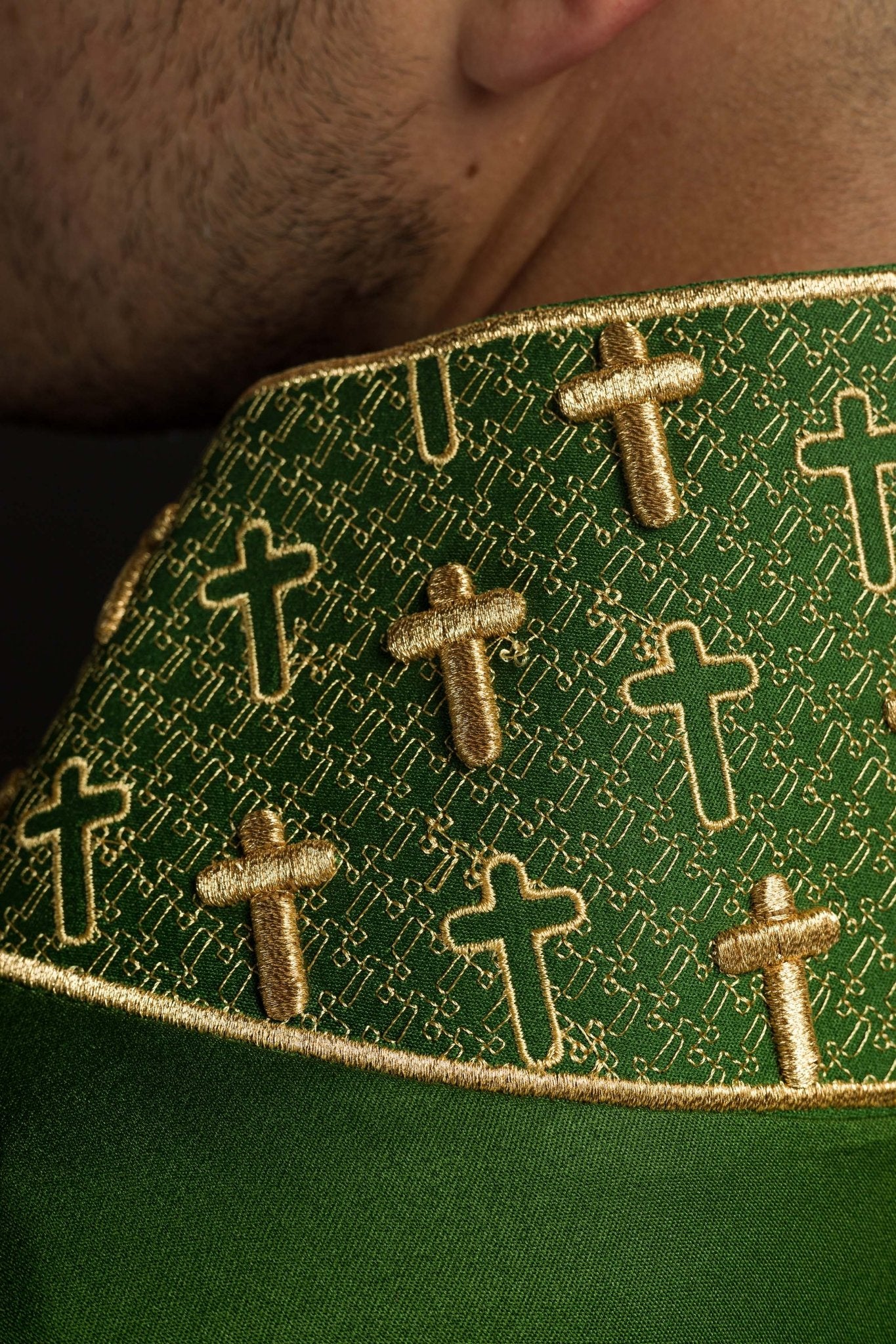 Chasuble with richly embroidered cross and collar in green S-7061-01-53 - CHASUBLES.COM