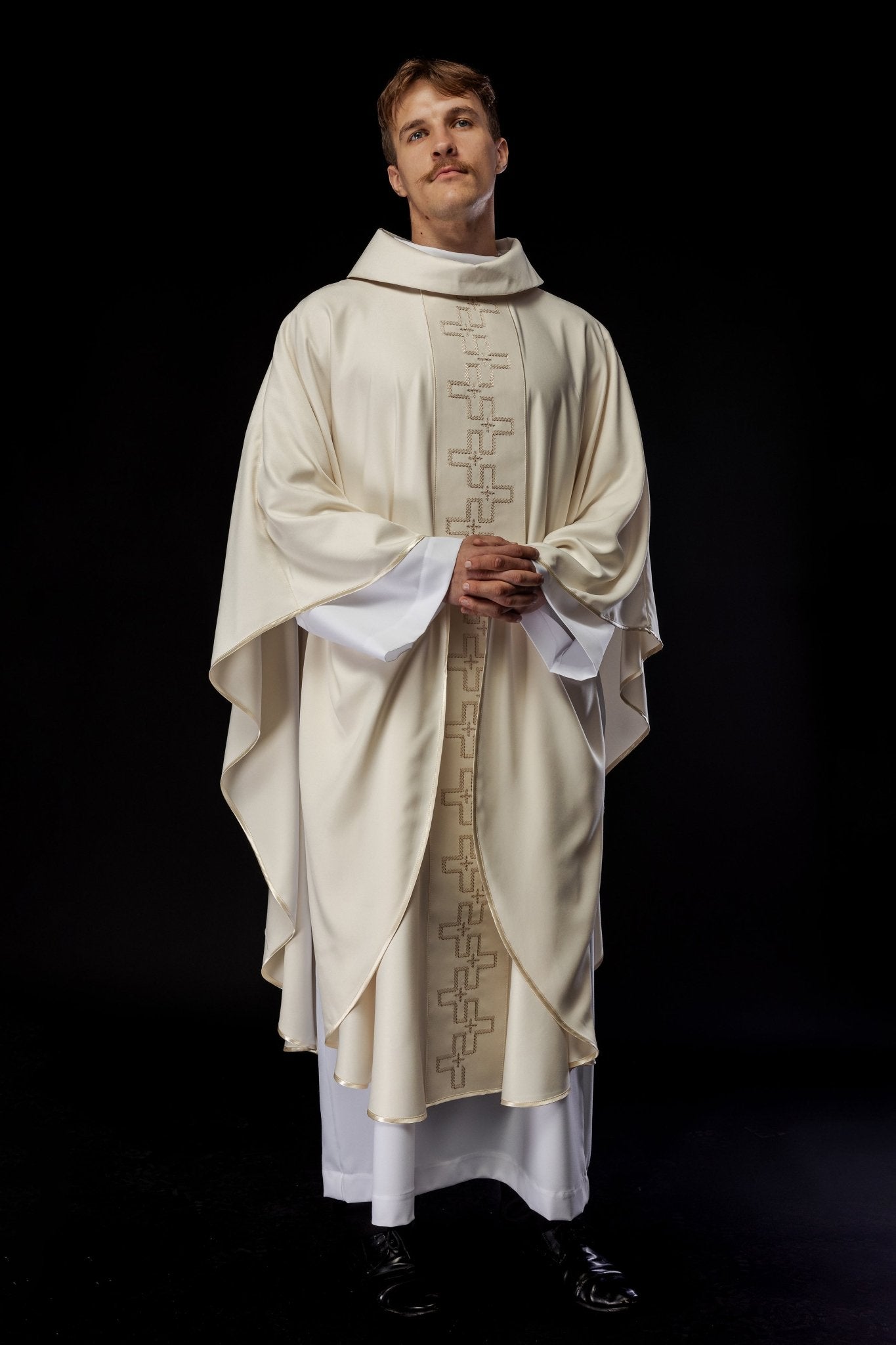 Chasuble with richly embroidered orphrey in embroidery of crosses in ecru color S - 7060 - 05 - 53 - HAFTINAUSA.COM
