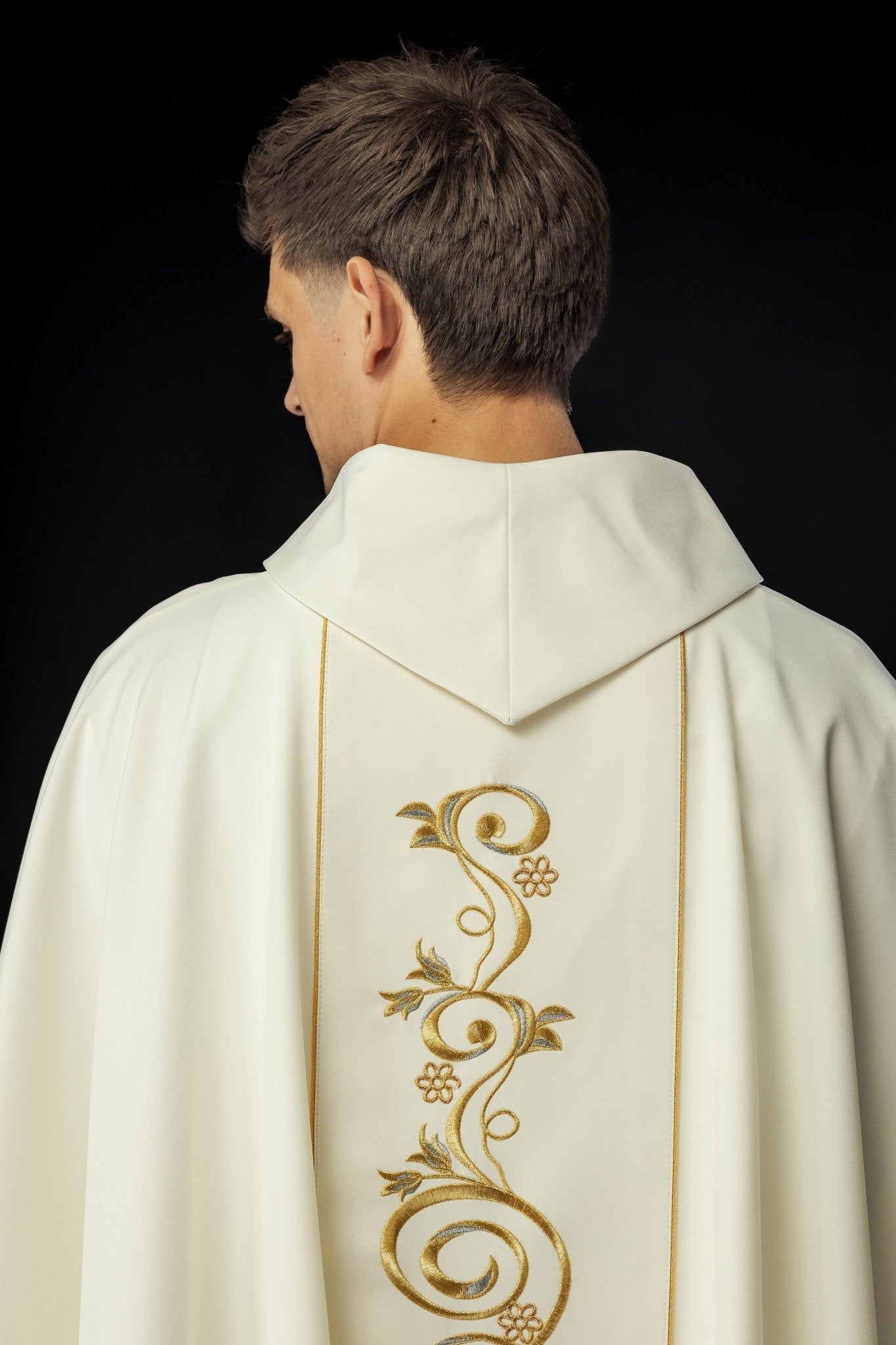 Chasuble with the image of Our Lady of Fatima KOW2/004/05/01 - HAFTINAUSA.COM