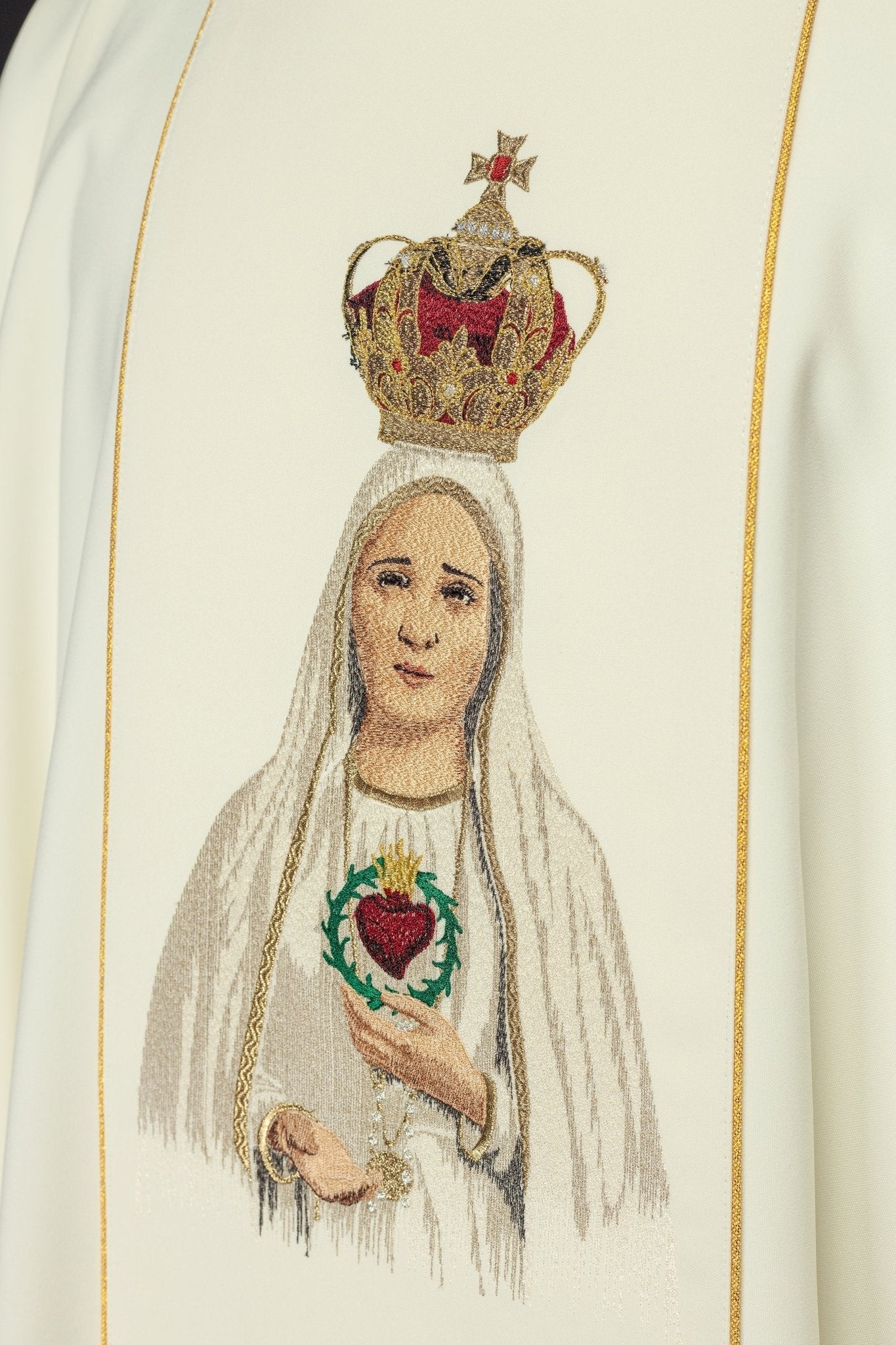 Chasuble with the image of Our Lady of Fatima KOW2/004/05/01 - HAFTINAUSA.COM