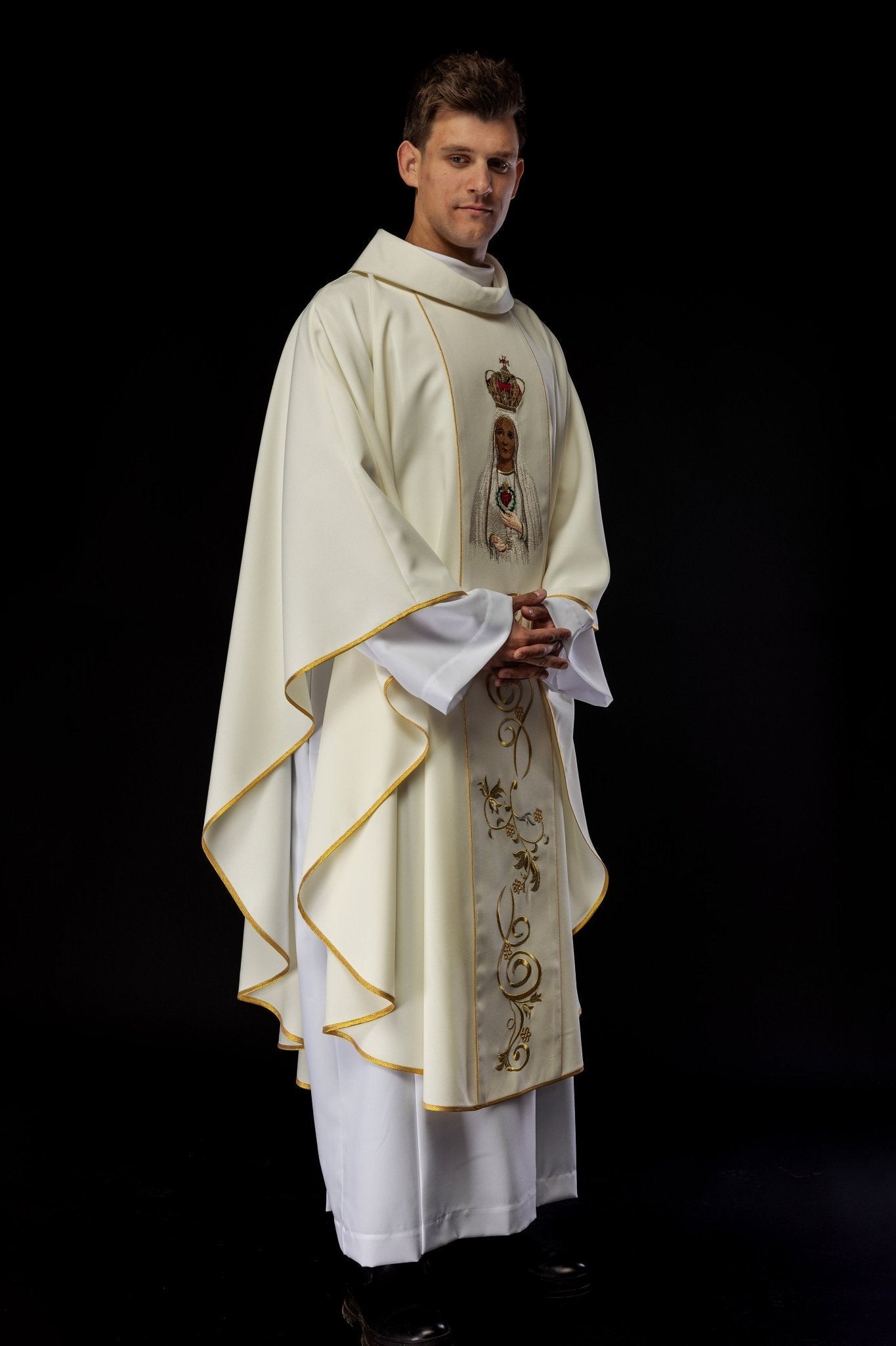 Chasuble with the image of Our Lady of Fatima KOW2/004/05/01 - HAFTINAUSA.COM