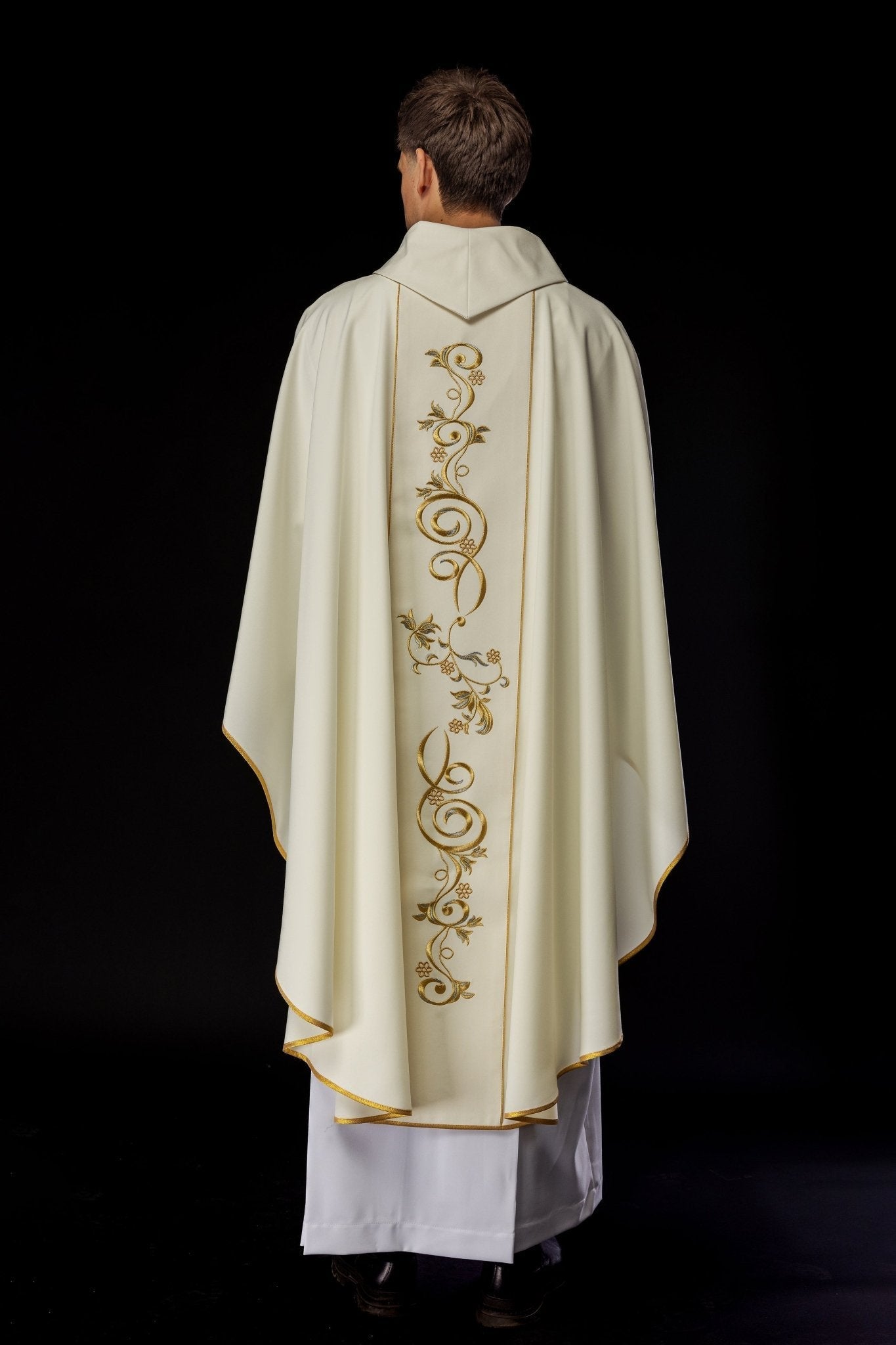 Chasuble with the image of Our Lady of Fatima KOW2/004/05/01 - HAFTINAUSA.COM