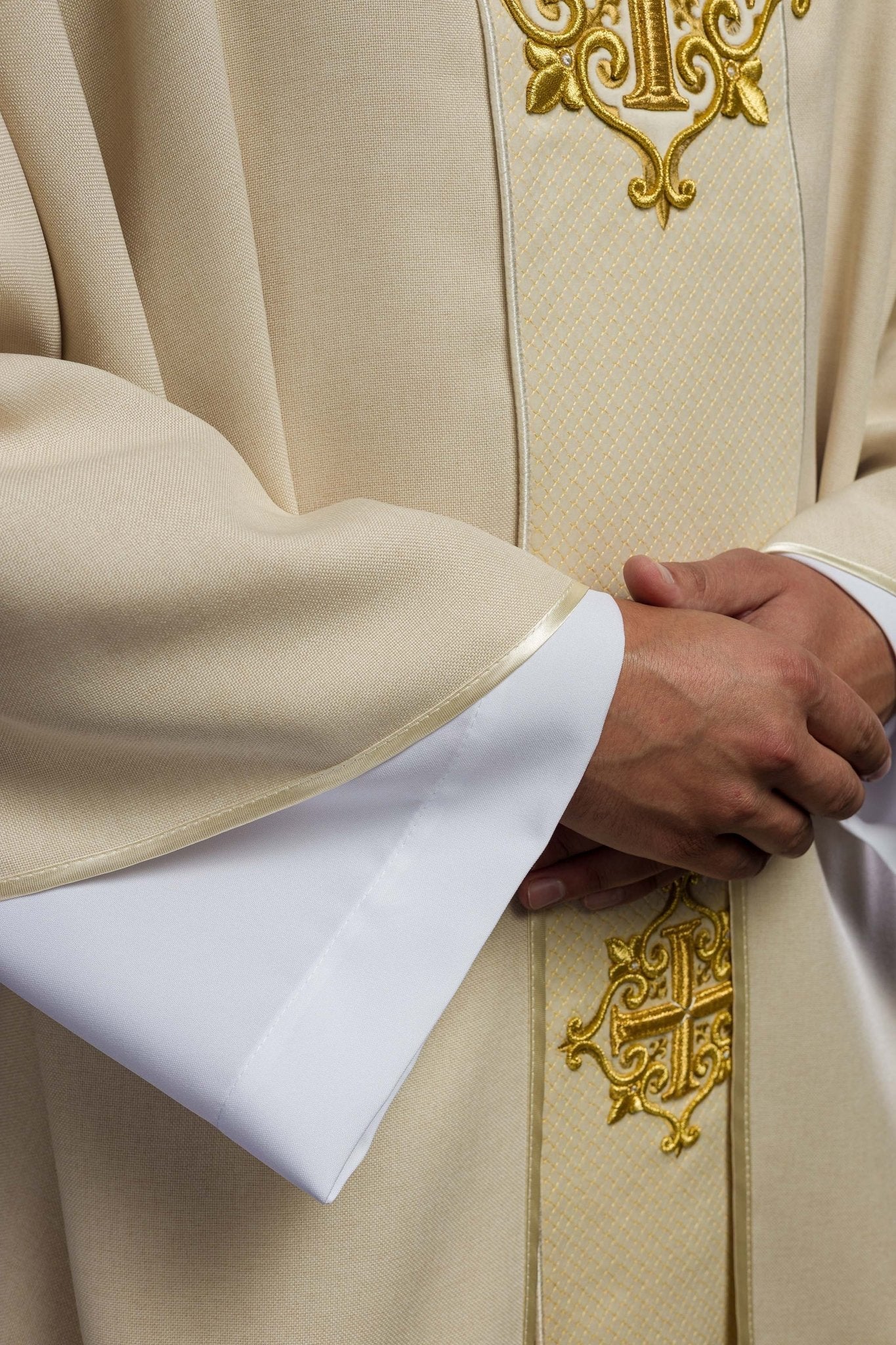 Chasuble with Velvet Ecru Band and Cross Embroidery LE/7030/05 - HAFTINAUSA.COM