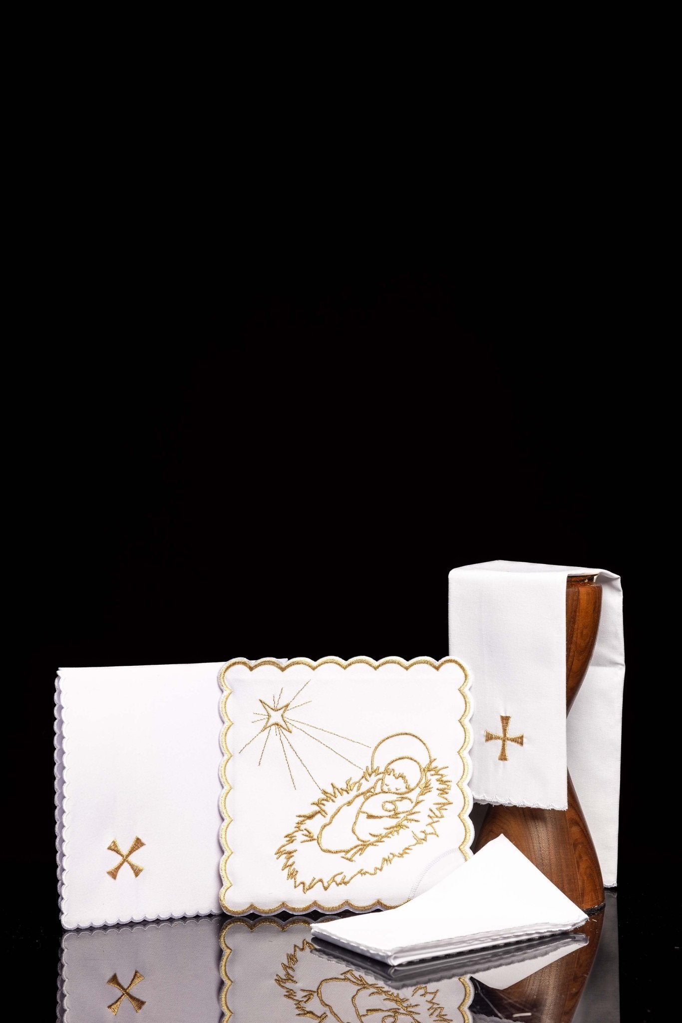 Christmas chalice linens set with embroidered Jesus child KK/124 - CHASUBLES.COM