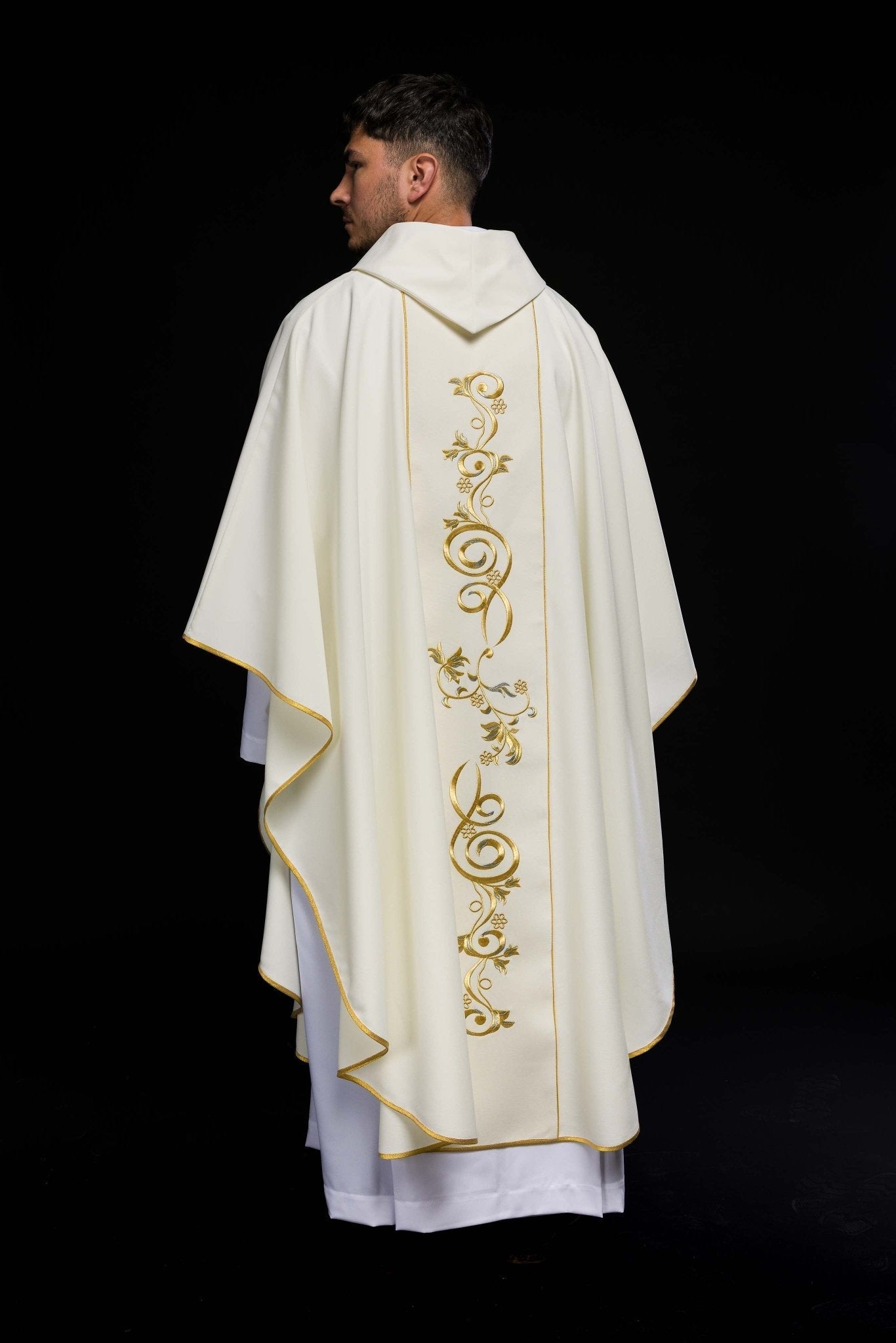 Classic ivory chasuble with embroidred IHS motif KOR/031/05/01 ECRU - HAFTINAUSA.COM