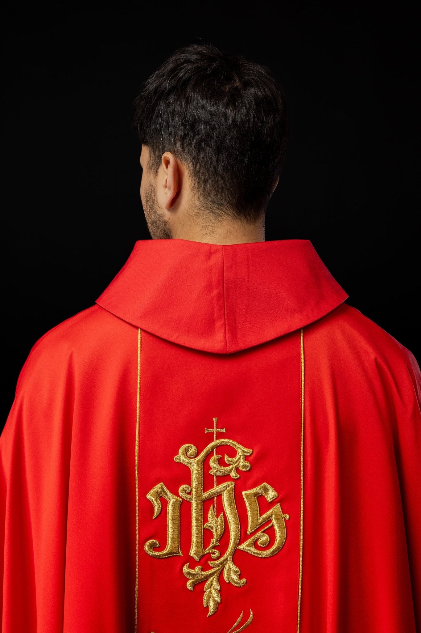 Classic red chasuble with JHS motif embroidery S - 7051 - 02 - 53 - HAFTINAUSA.COM