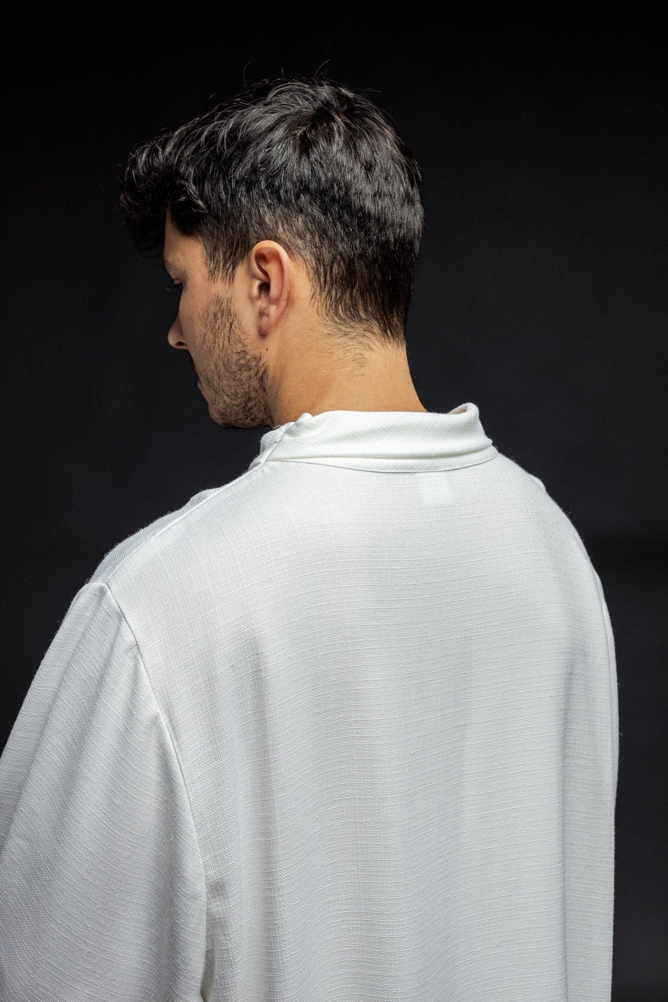 Clergy alb made of white linen fabric KAB/031/04/49 135cm/164cm - HAFTINAUSA.COM