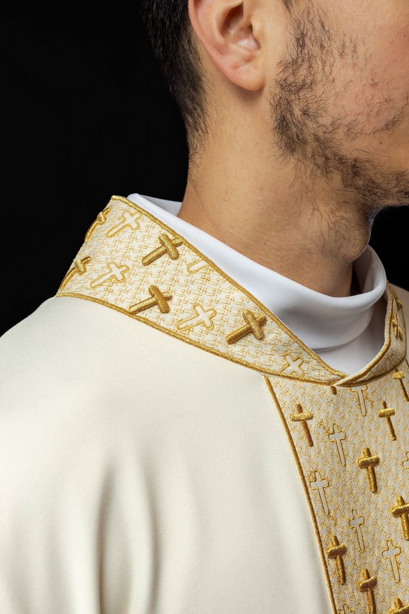 Cream liturgical chasuble with small gold crosses embroidery S - 7062 - 05 - 53 - HAFTINAUSA.COM