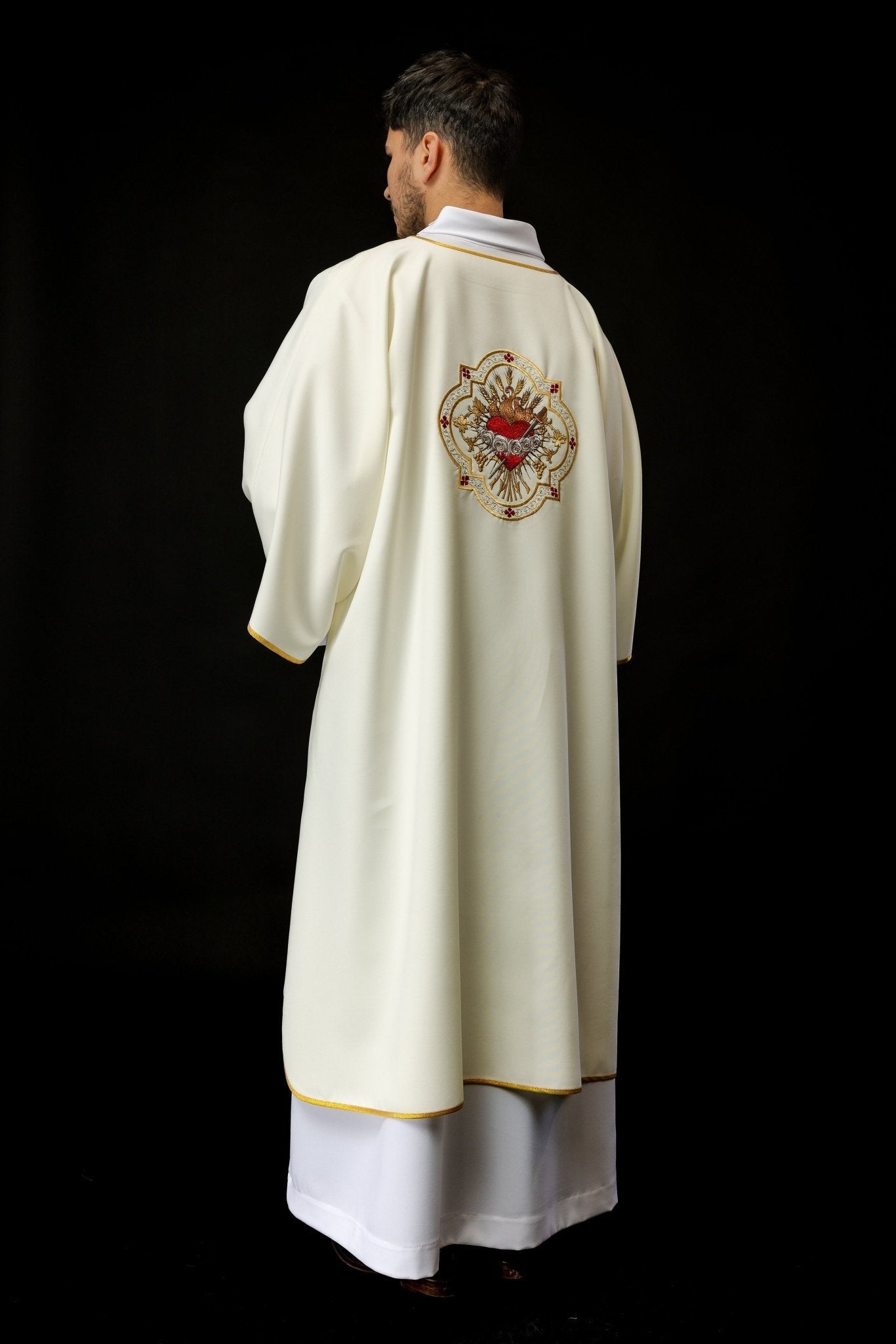 Dalmatic with the motif of the Immaculate Heart of Mary KDL/392/05/01/D - HAFTINAUSA.COM